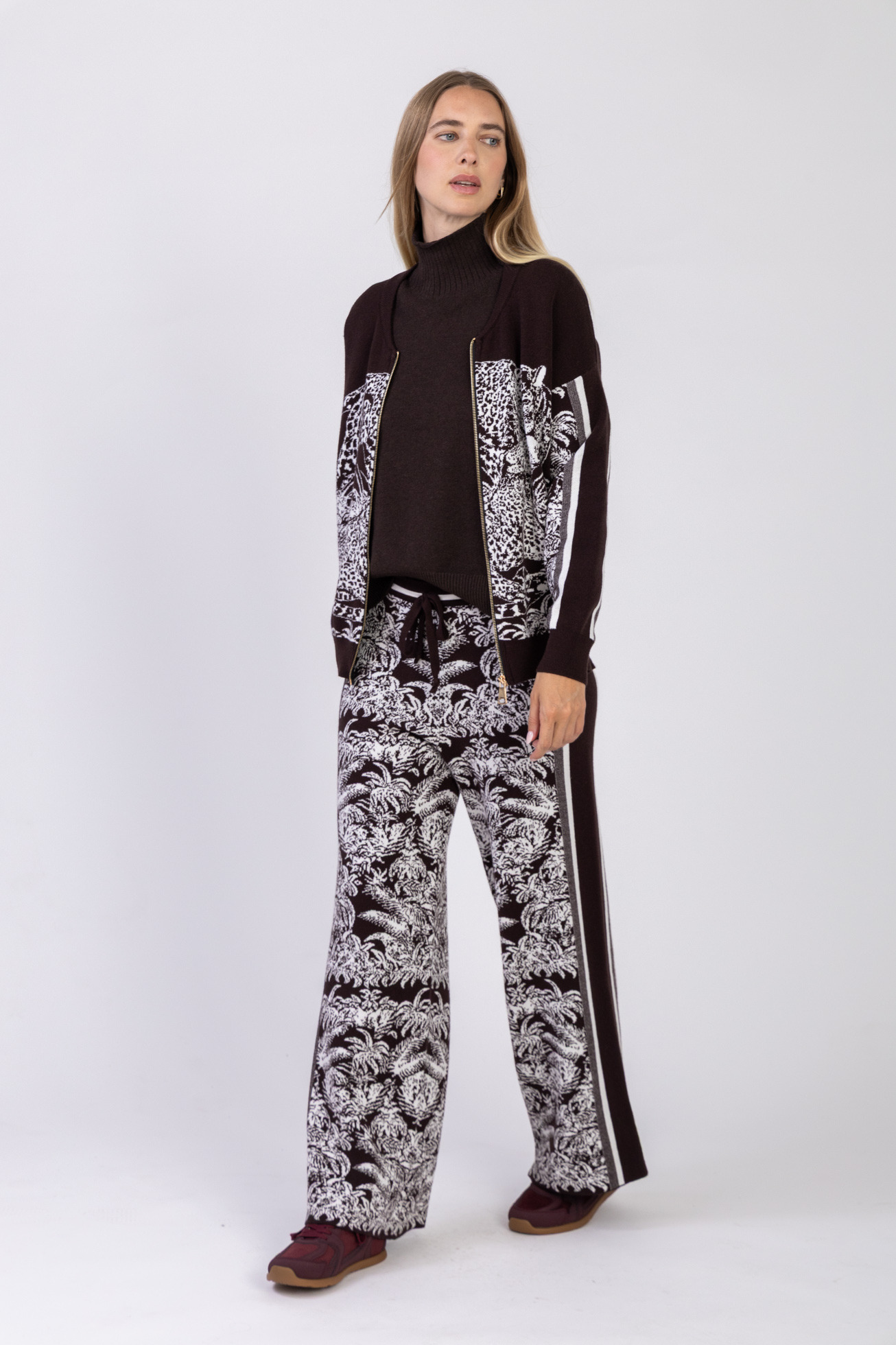 Grossista Max & Enjoy (Vêtements) - Pantaloni ampi tessuti con motivo JUNGLE e al tatto simile al cashmere