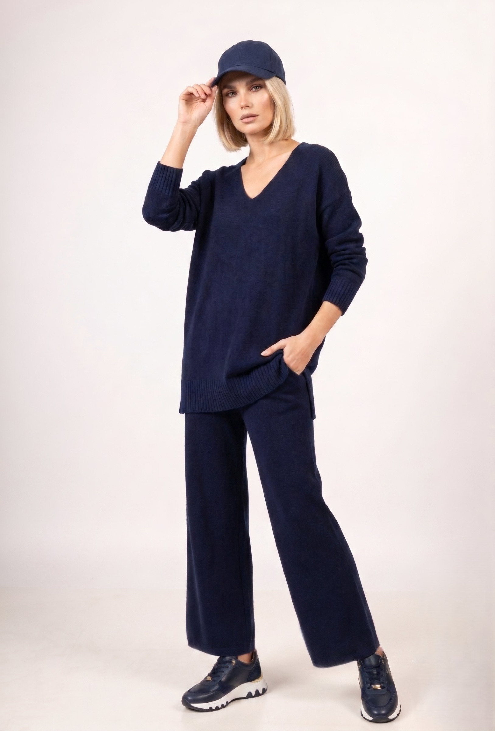 Grossiste Max & Enjoy (Vêtements) - Pantalon large en maille, au toucher cachemire