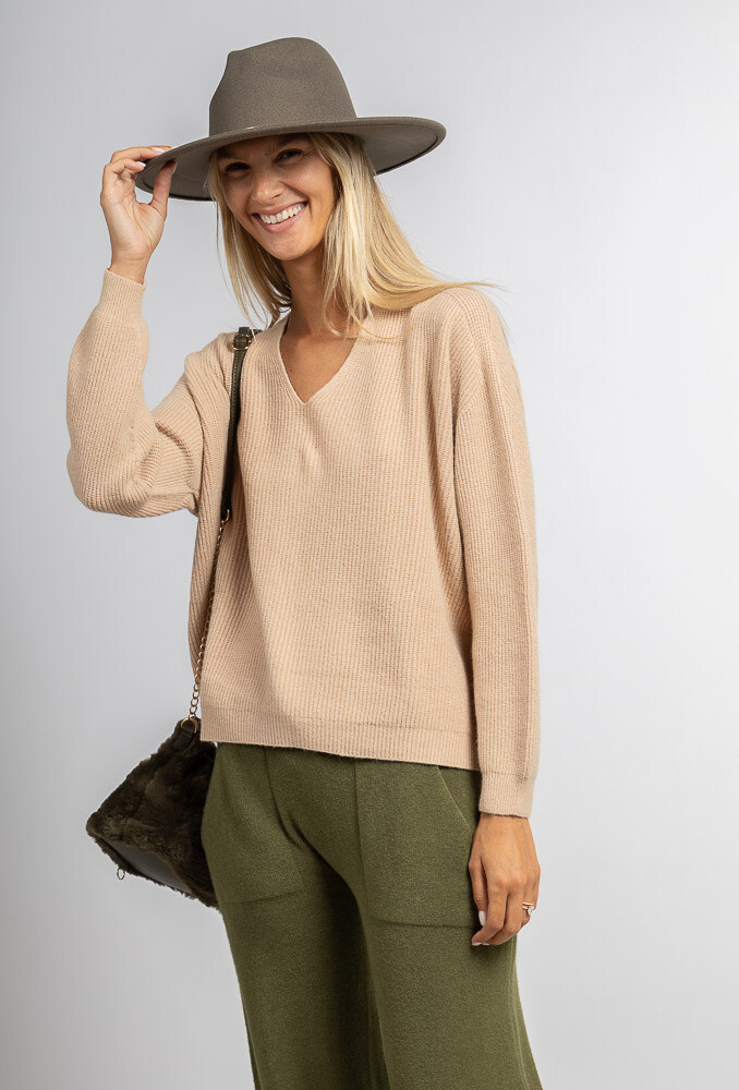 Wholesaler Max & Enjoy (Vêtements) - Seamless ribbed V-neck sweater with long sleeves