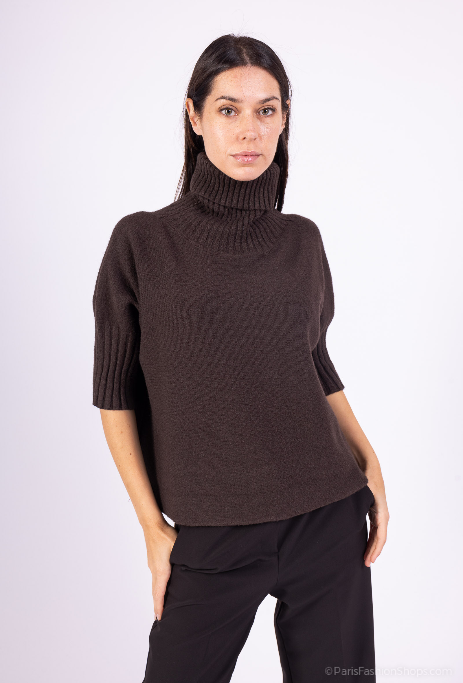 Grossiste Max & Enjoy (Vêtements) - Pull oversize col roulé sans couture, manches courtes