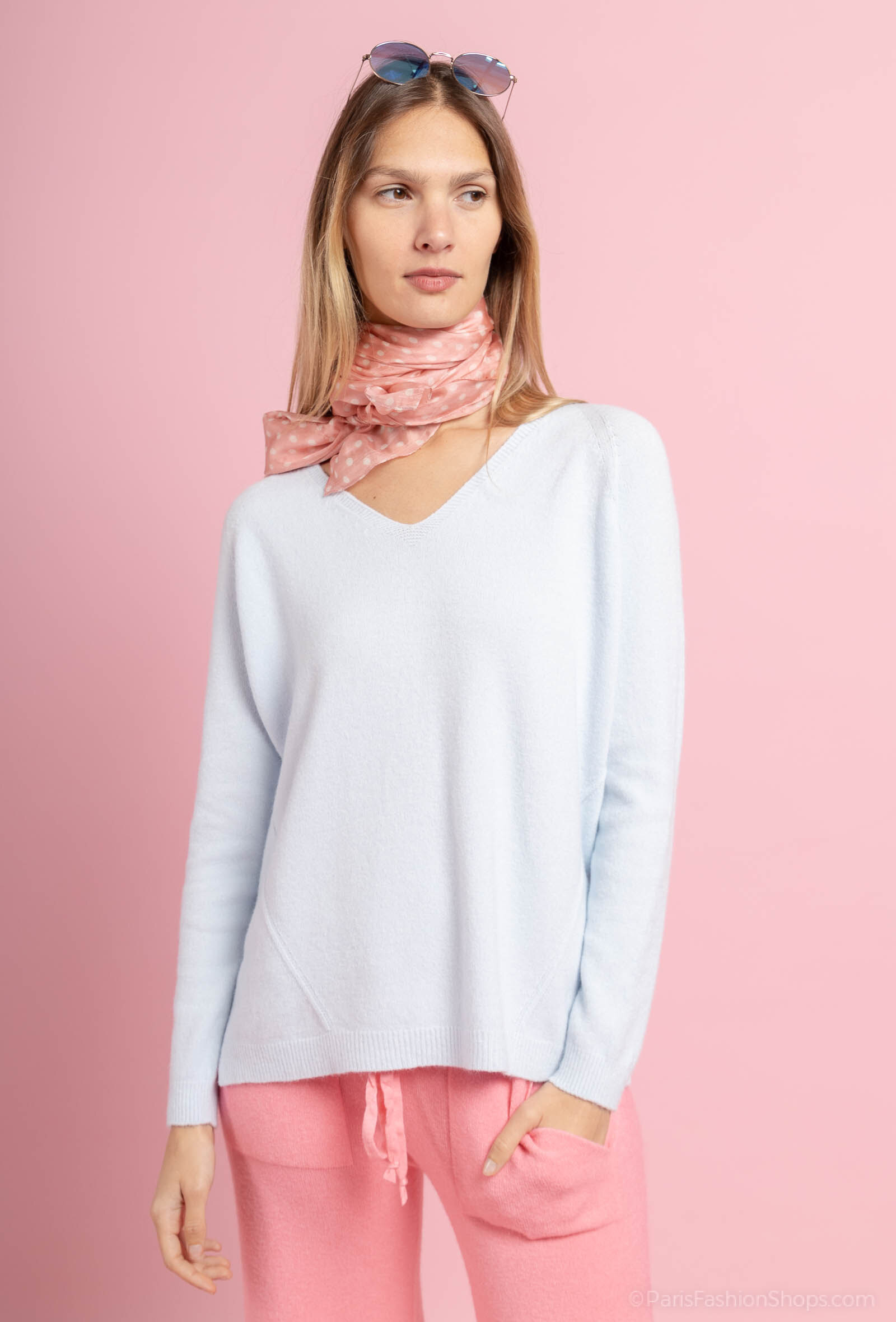 Grossiste Max & Enjoy (Vêtements) - Pull col v manches longues au toucher cachemire