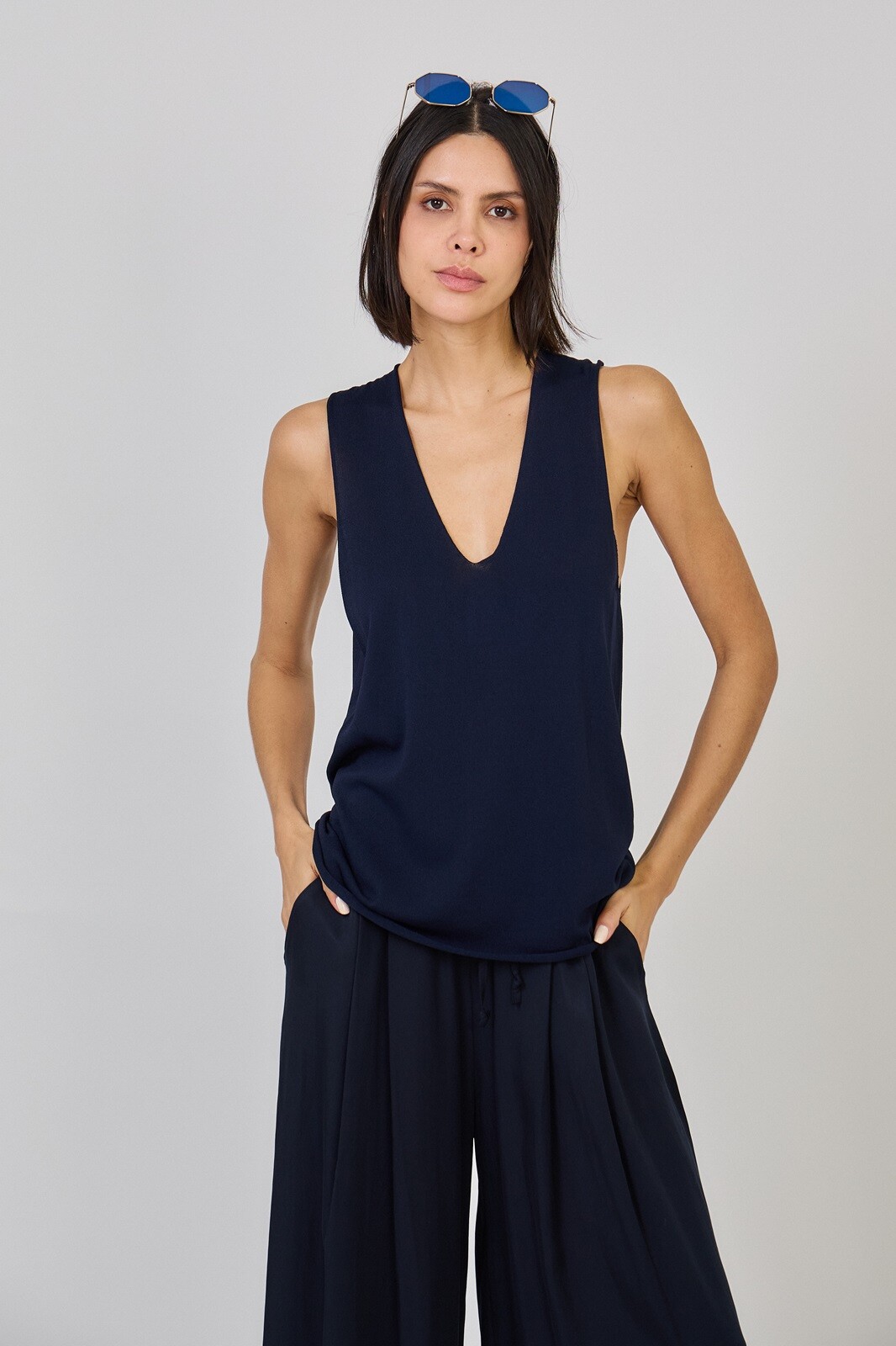 Grossiste Max & Enjoy (Vêtements) - Débardeur en maille froide sans couture, col V