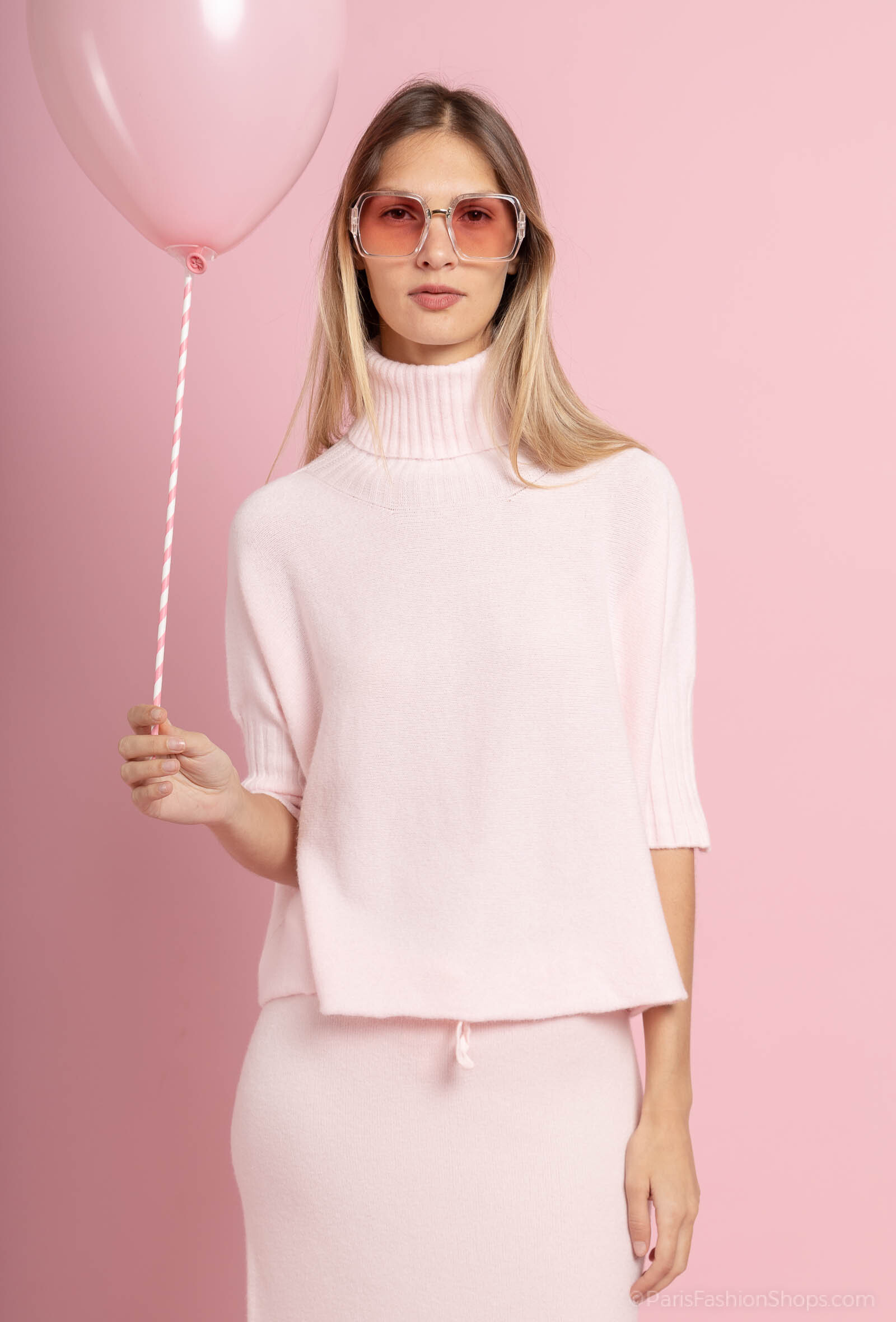 Mayorista Max & Enjoy (Vêtements) - Suéter de gran tamaño con cuello de tortuga sin costuras, mangas cortas, toque de cachemira