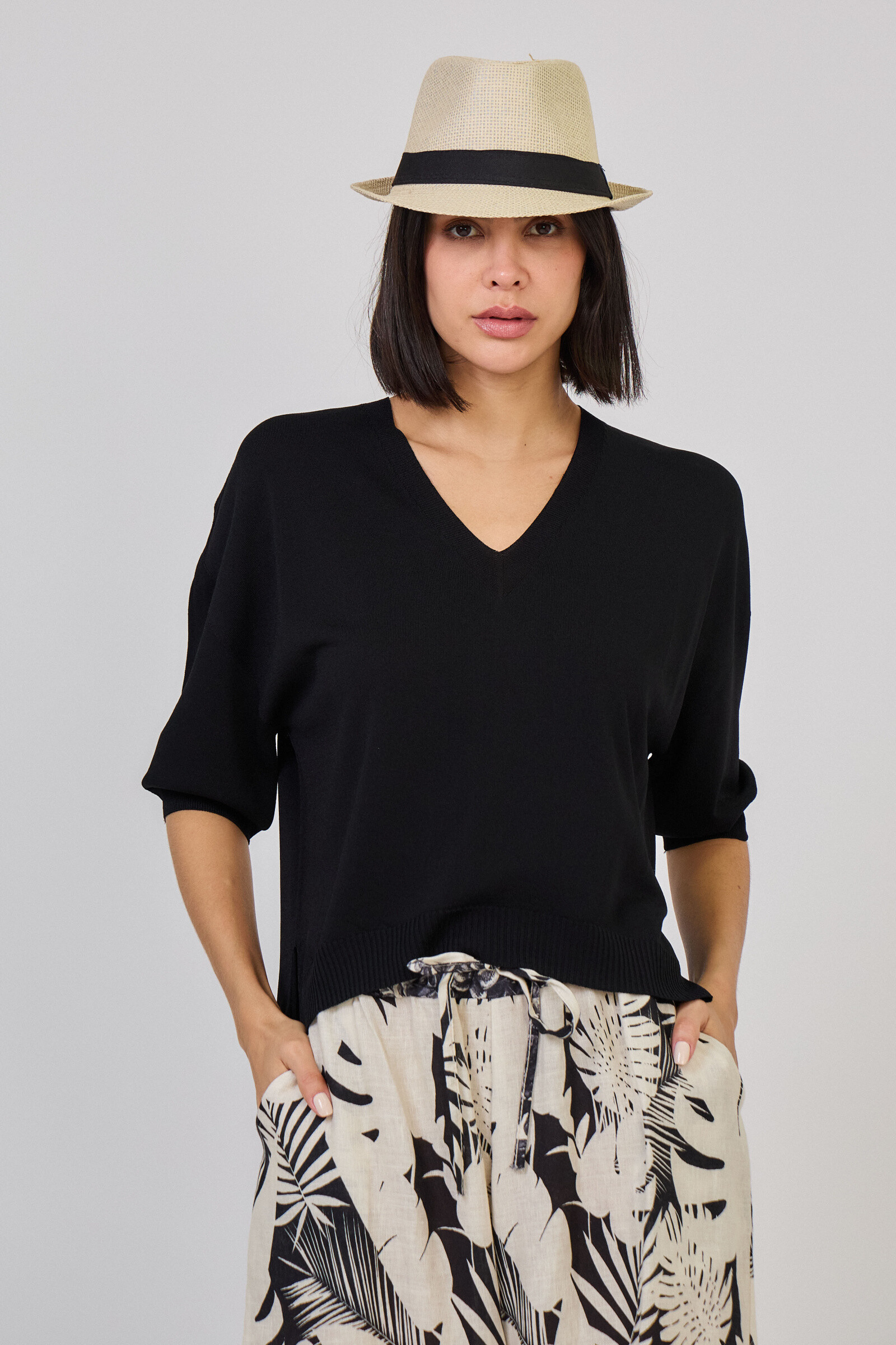 Grossista Max & Enjoy (Vêtements) - Maglione leggero v, maniche corte senza cucitura