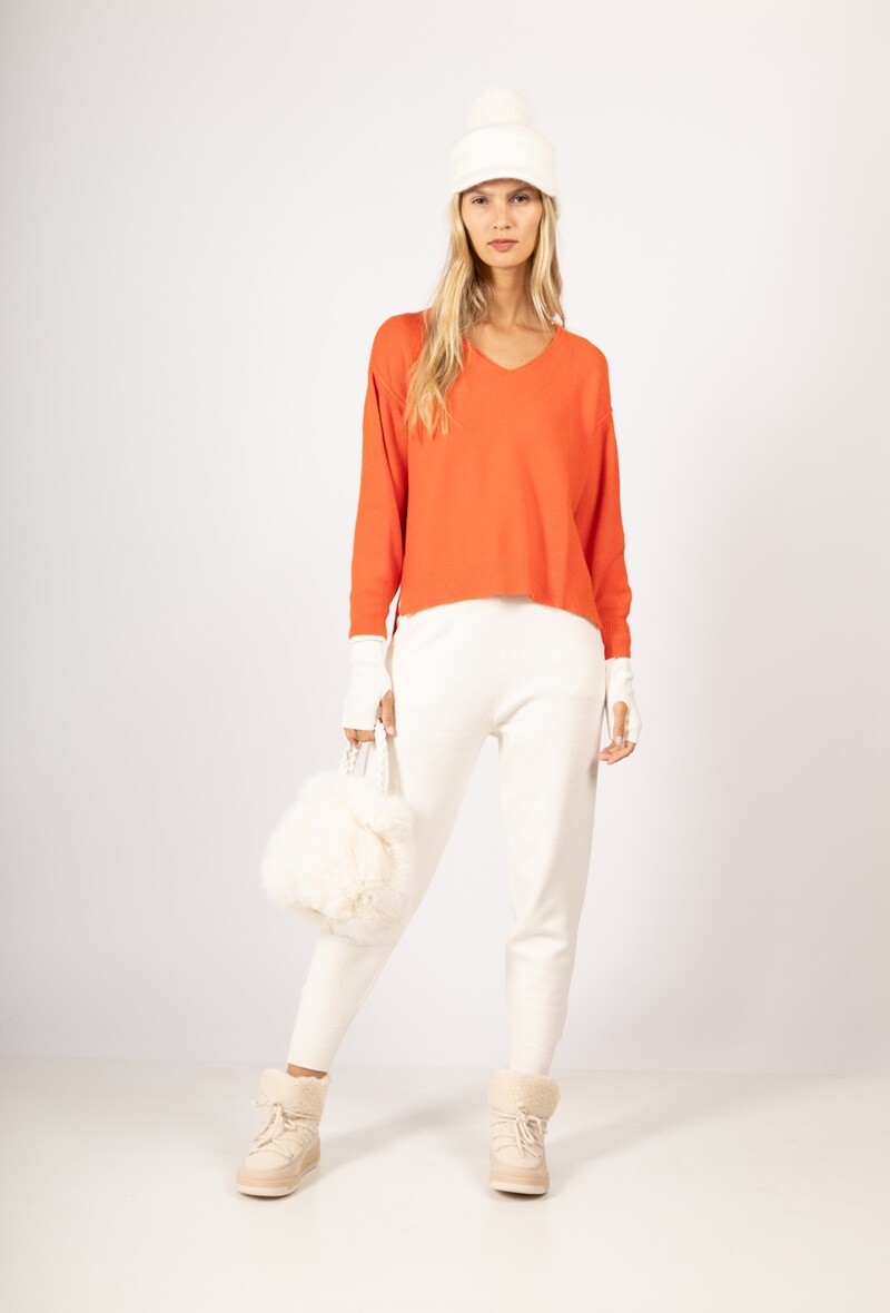 Wholesaler Max & Enjoy (Vêtements) - Seamless V-neck sweater (last chance offer)