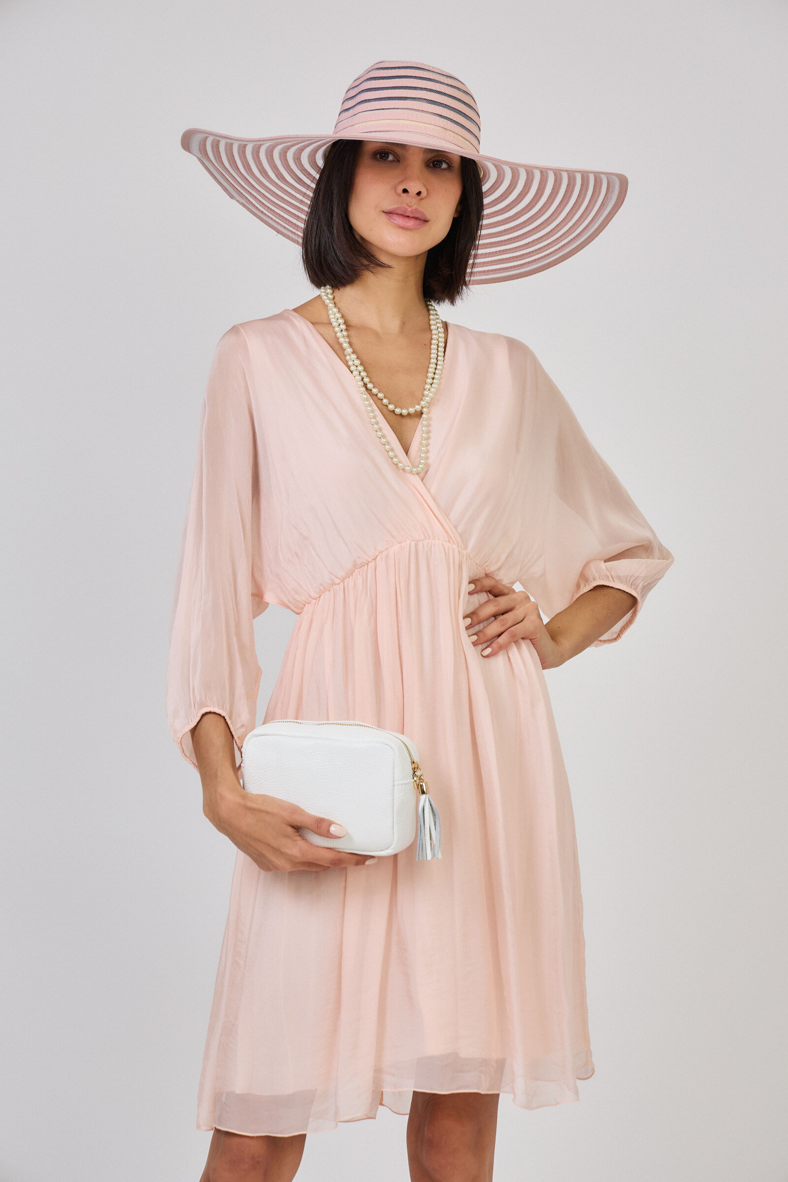 Grossiste Max & Enjoy (Vêtements) - Robe courte en soie mélangée effet vaporeux