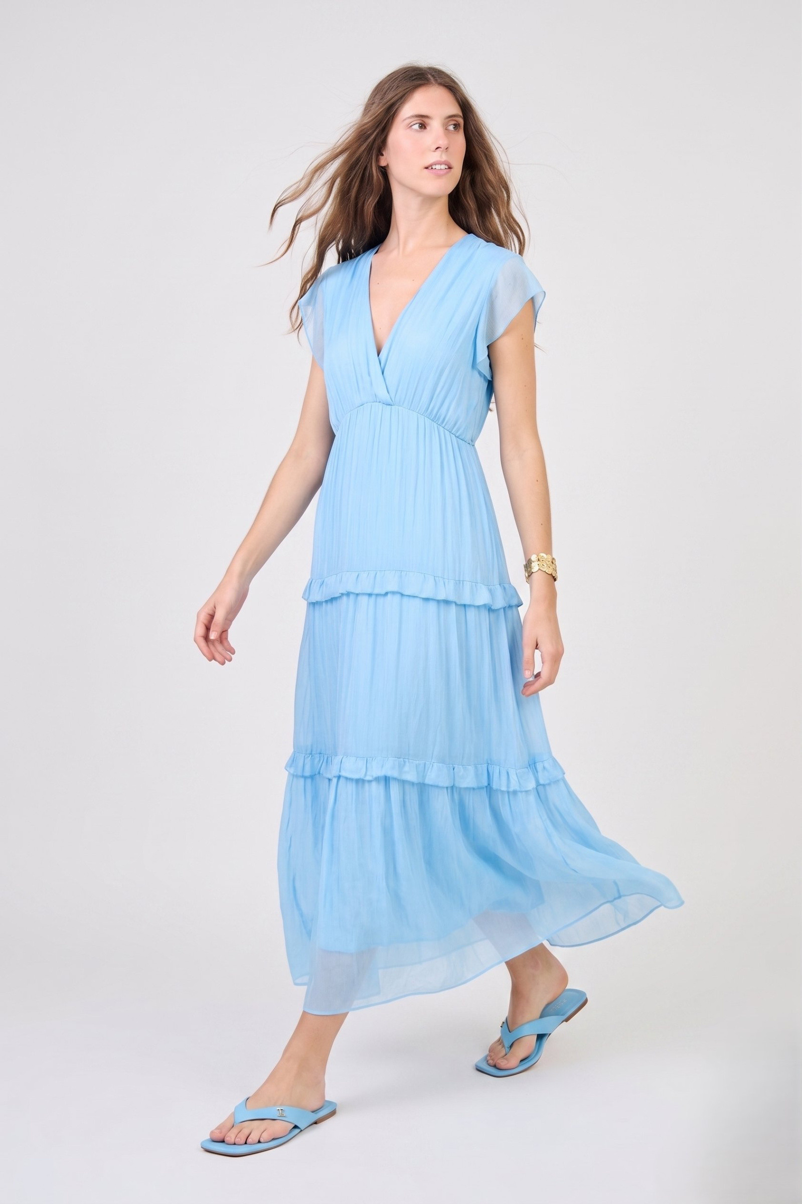Großhändler Max & Enjoy (Vêtements) - Langes Kleid mit V-Ausschnitt aus Seidenmischung mit fließendem Effekt