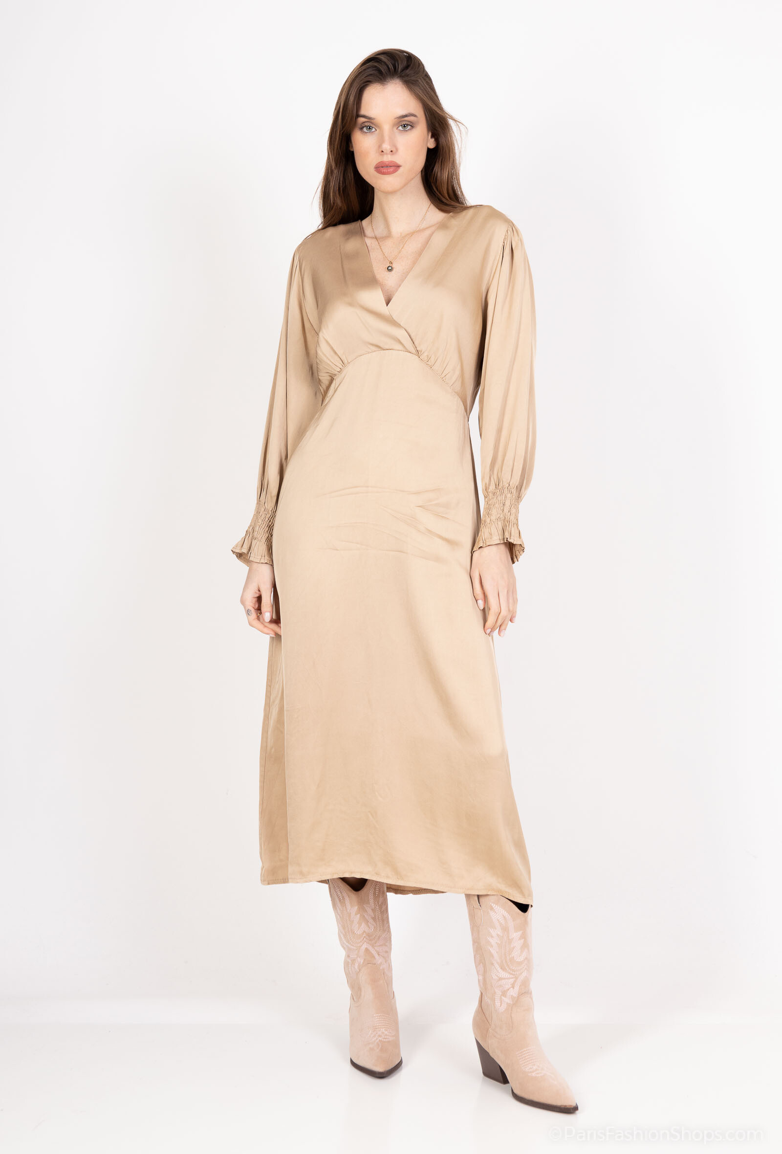 Grossiste Max & Enjoy (Vêtements) - Robe longue, col v, effet satinée en soie mélangée
