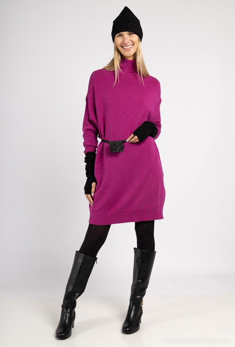Oversized seamless short sweater dress, turtleneck, cashmere touch-570152
- Turtleneck
- Long sleeves
- Ribbing at the neck, cuffs, and hem of the dress
- Seamless
- Cashmere touch
- Oversized: one size fits 36-42
- The model is 1.78m tall and wears a size 36-42
- Made in Italy from recycled fabric and Oeko-Tex ® certified, Max & Enjoy is committed to sustainable fashion that respects your skin and the environment.
- Stylist's advice:
Create a full knit outfit by adding our cardigans, ponchos, etc., for a truly trendy look.
Complete your outfit with our accessories: Mittens, hats, and scarves for a full knit silhouette in solid or two-tone, all signed Max & Enjoy.
Its plus: A truly comfortable dress that adapts to all body shapes.