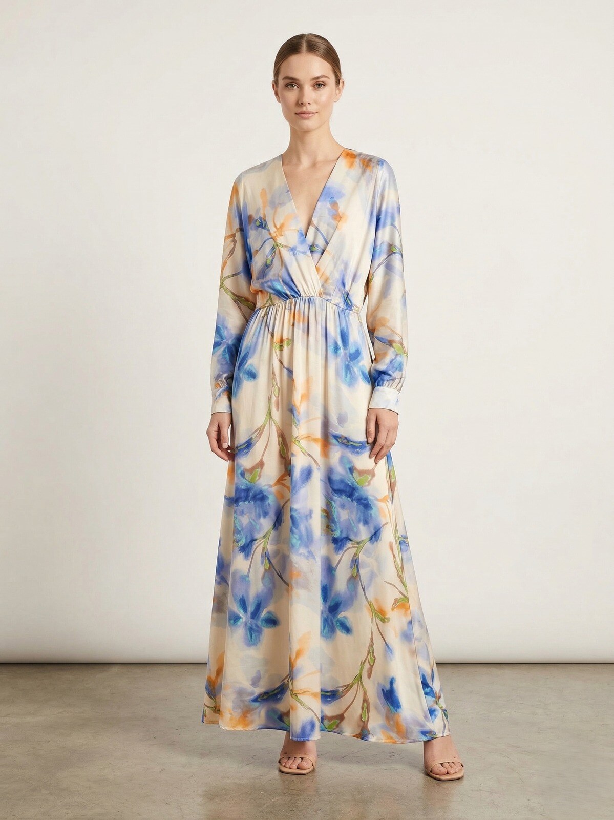 Grossiste Max & Enjoy (Vêtements) - Robe longue en soie mélangée séduit par son imprimé végétal