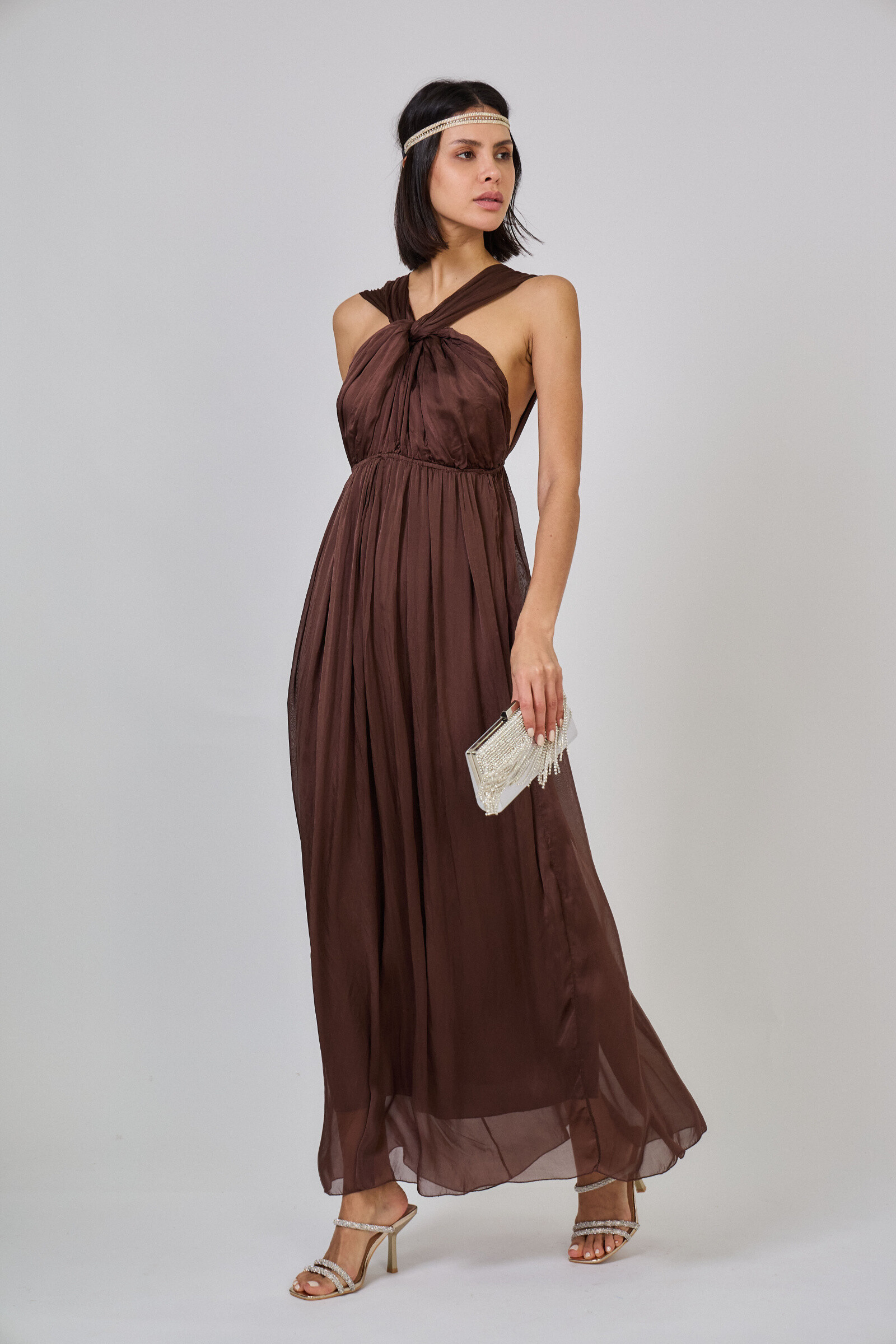 Grossiste Max & Enjoy (Vêtements) - Robe longue dos-nu épaules dénudés en soie mélangée effet vaporeux