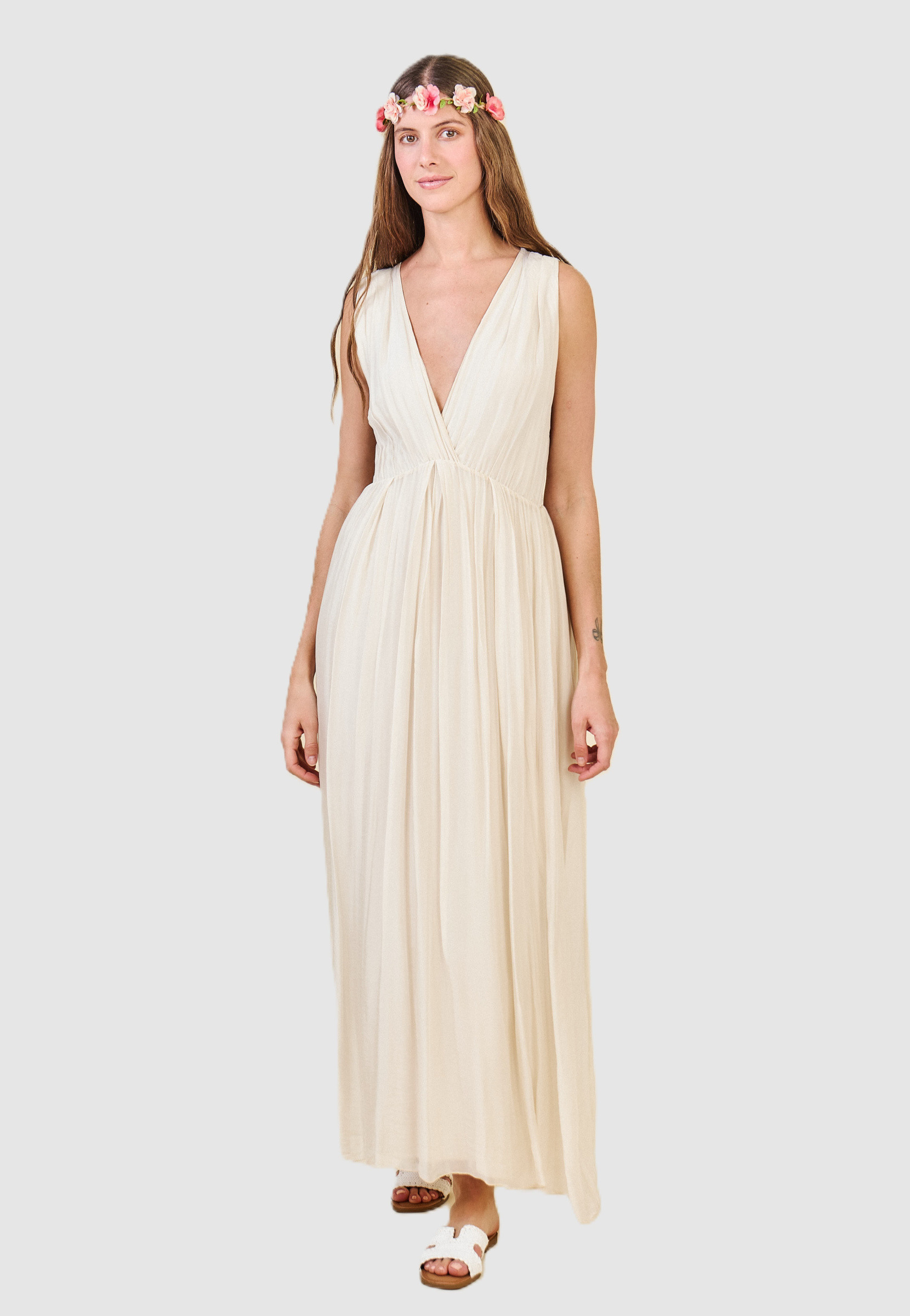 Grossiste Max & Enjoy (Vêtements) - Robe longue col v dos dénudé en soie vaporeuse-26284 - Col v - Quatre bretelles : Deux croisées dans le dos et deux au niveau des épaules (elles sont ré