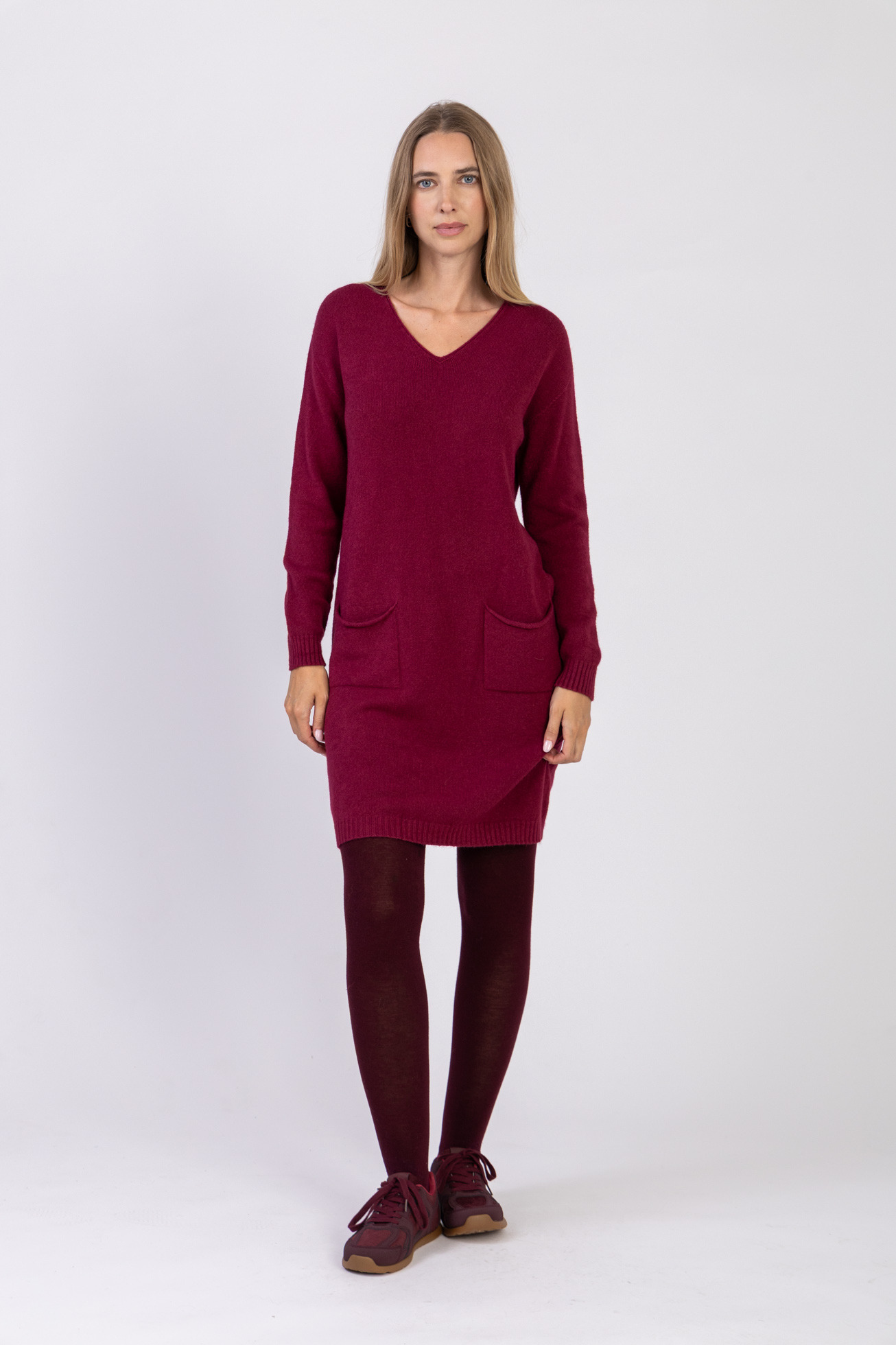 Grossiste Max & Enjoy (Vêtements) - Robe courte oversize col v sans couture, manches longes
