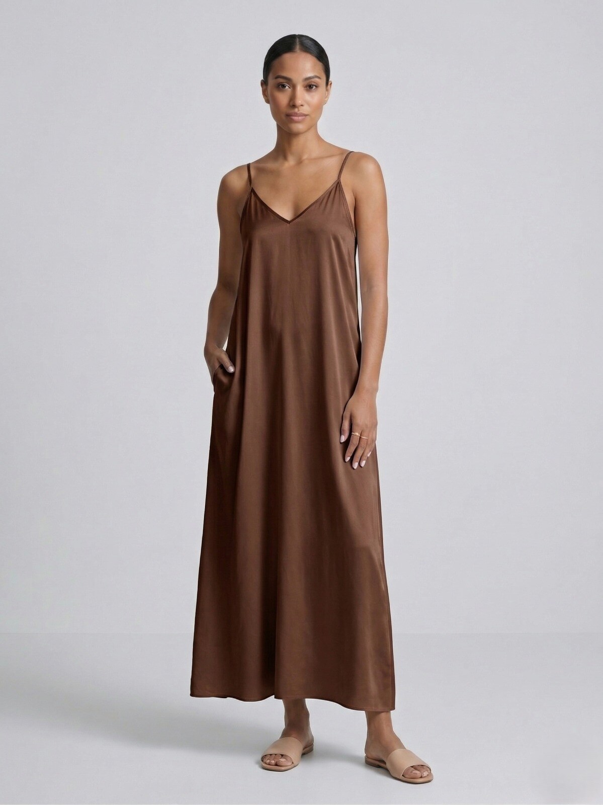 Flowy long dress in blended silk | Paris Fashion Shops