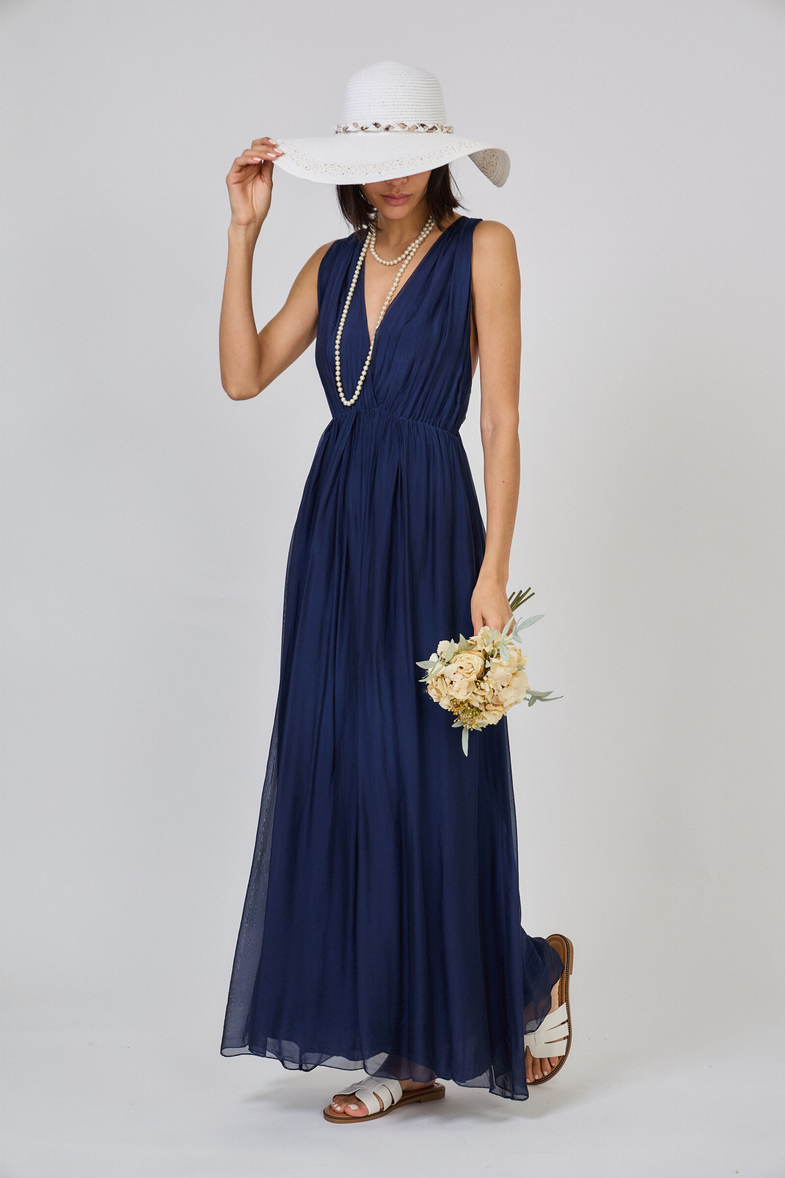 Großhändler Max & Enjoy (Vêtements) - Langes Kleid mit V-Ausschnitt und offenem Rücken aus luftiger Seide