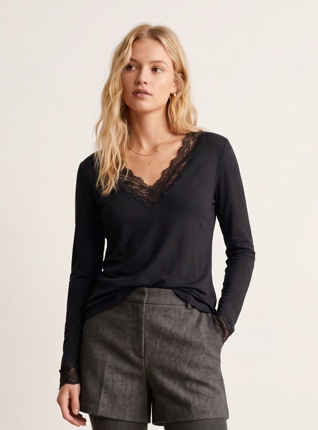 Großhändler Max & Enjoy (Vêtements) - Zweite-Haut-Rollkragenpullover aus Kaschmirmischung, V-Ausschnitt mit Spitze