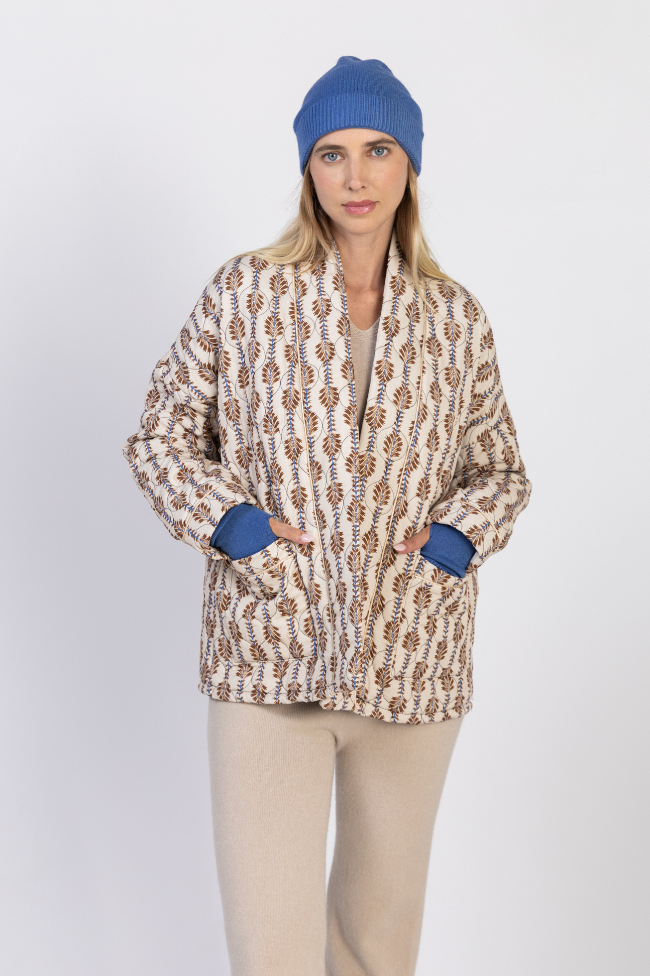 Grossiste Max & Enjoy (Vêtements) - Veste matelassée imprimé Motifs épis