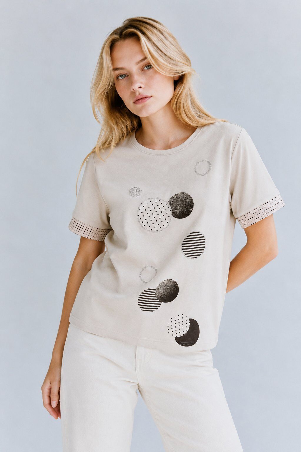 Mayorista max long - Camiseta con estampado geométrico y de lunares