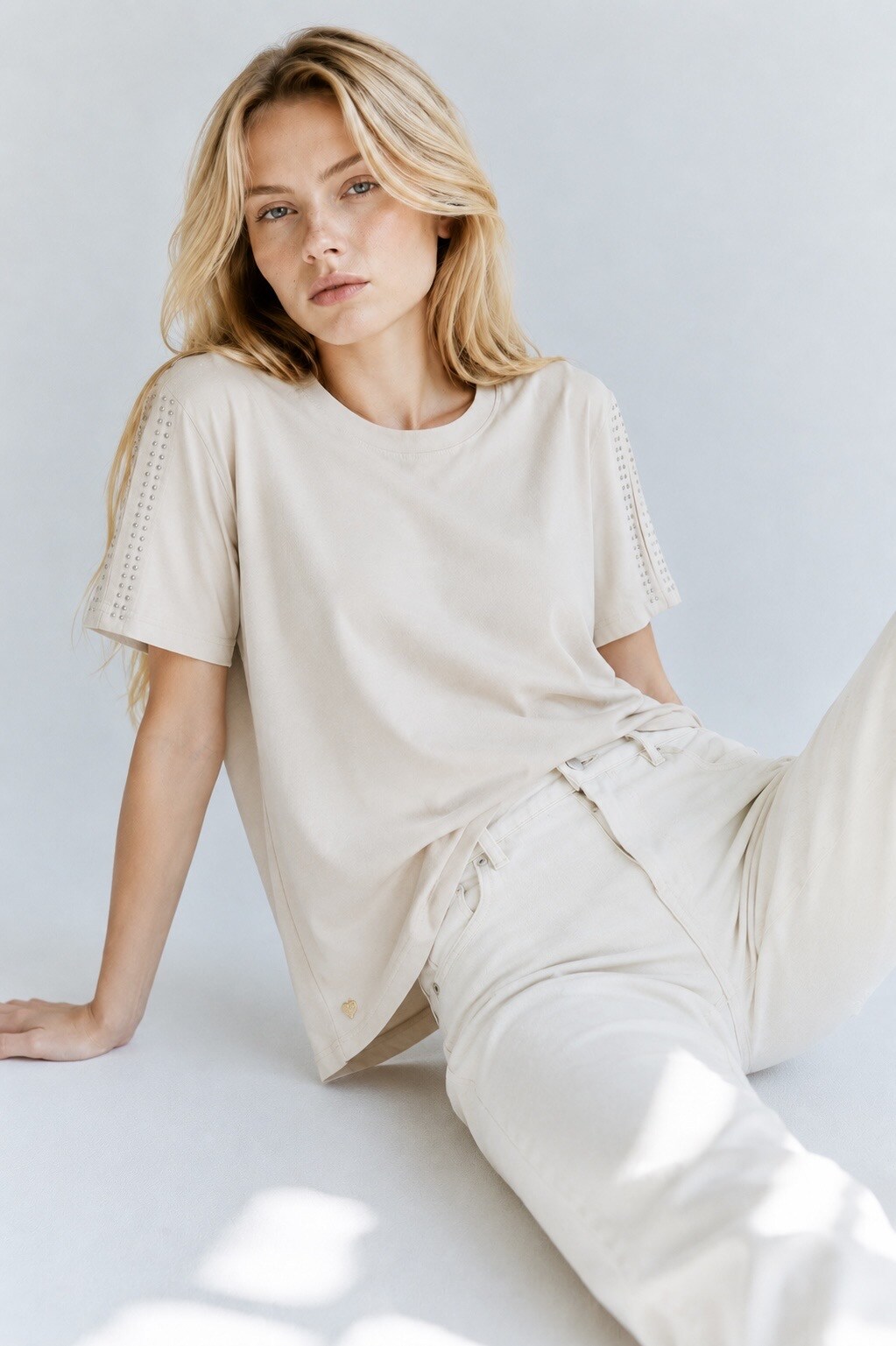 Wholesaler max long - T-shirt with rhinestone sleeves