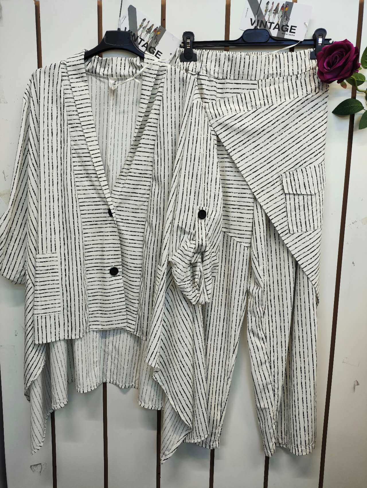 Wholesaler max tg - Suit