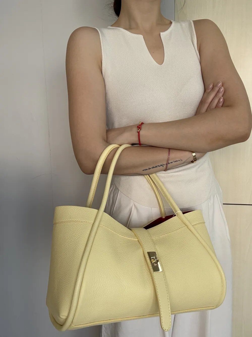 Mayorista MAXFLY - BOLSO GRANDE DE CUERO ELEGANTE CON ACCESORIO
