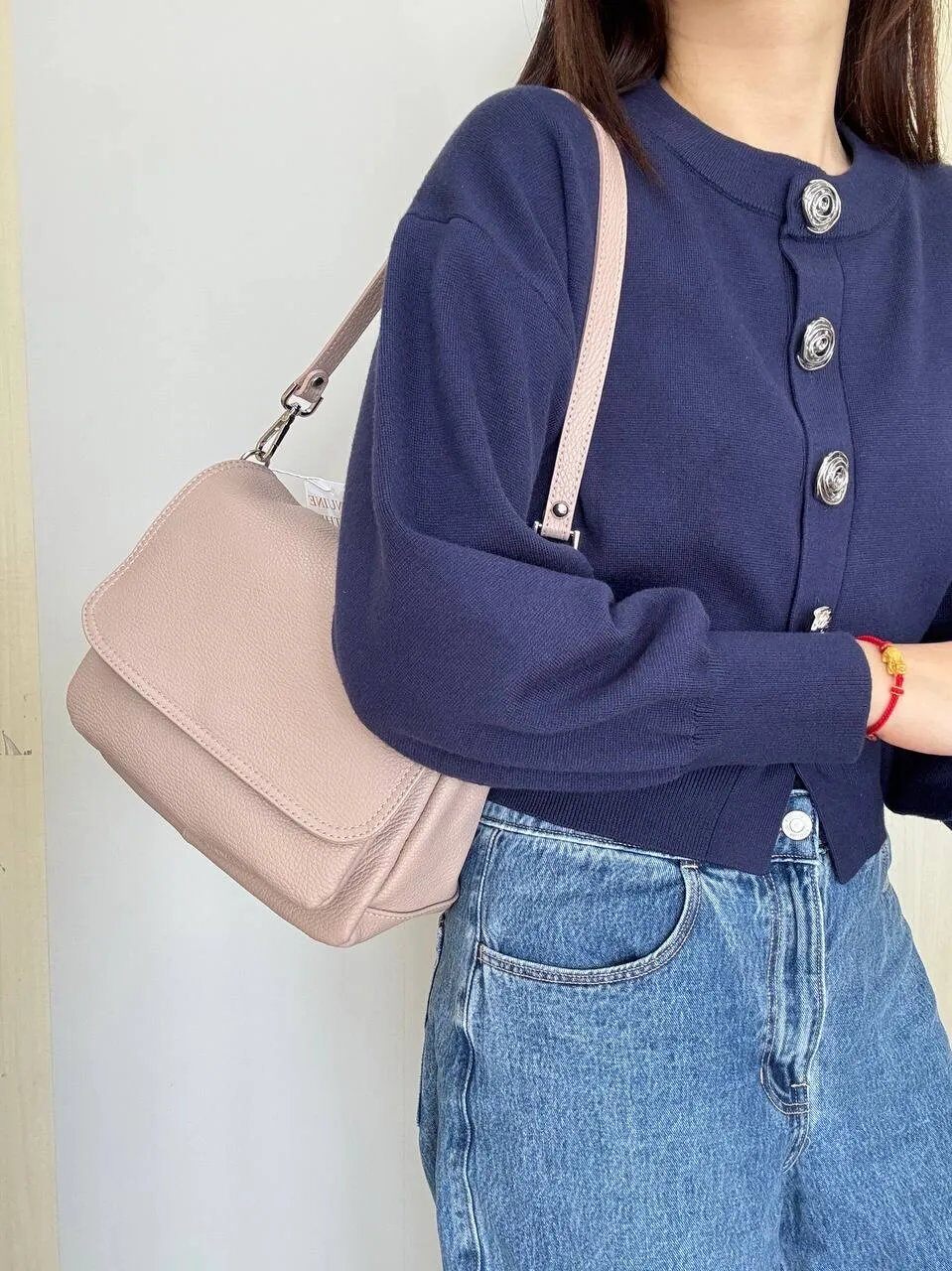 Mayorista MAXFLY - BOLSO CLÁSICO CON SOLAPA Y COMPARTIMENTO