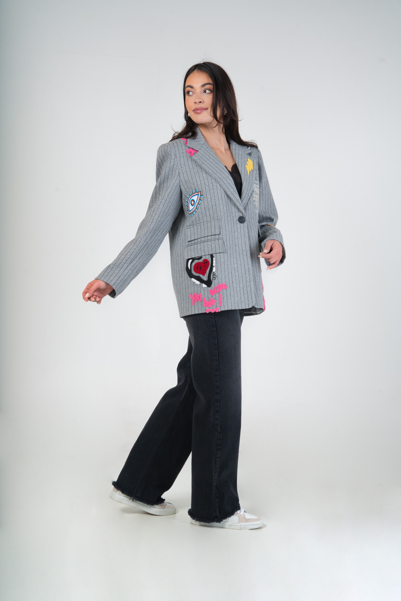 Blazer Jacke mit farbiger Stickerei und Patch! - Hellgrau - 1 - Großformat