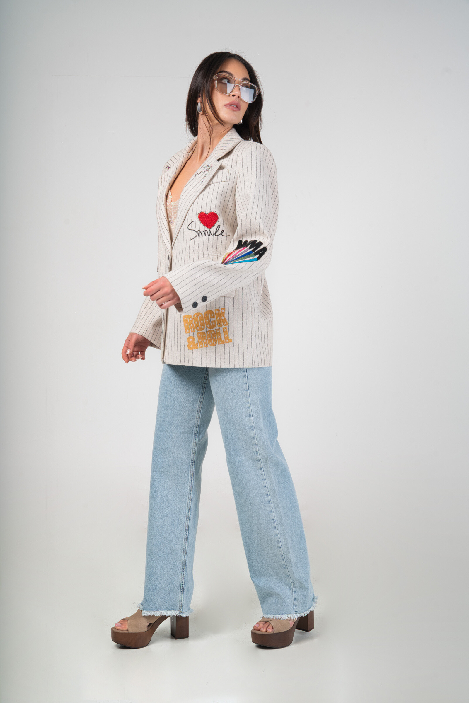 Blazer Jacke mit farbiger Stickerei und Patch! - Ivory weiß - 3 - Großformat