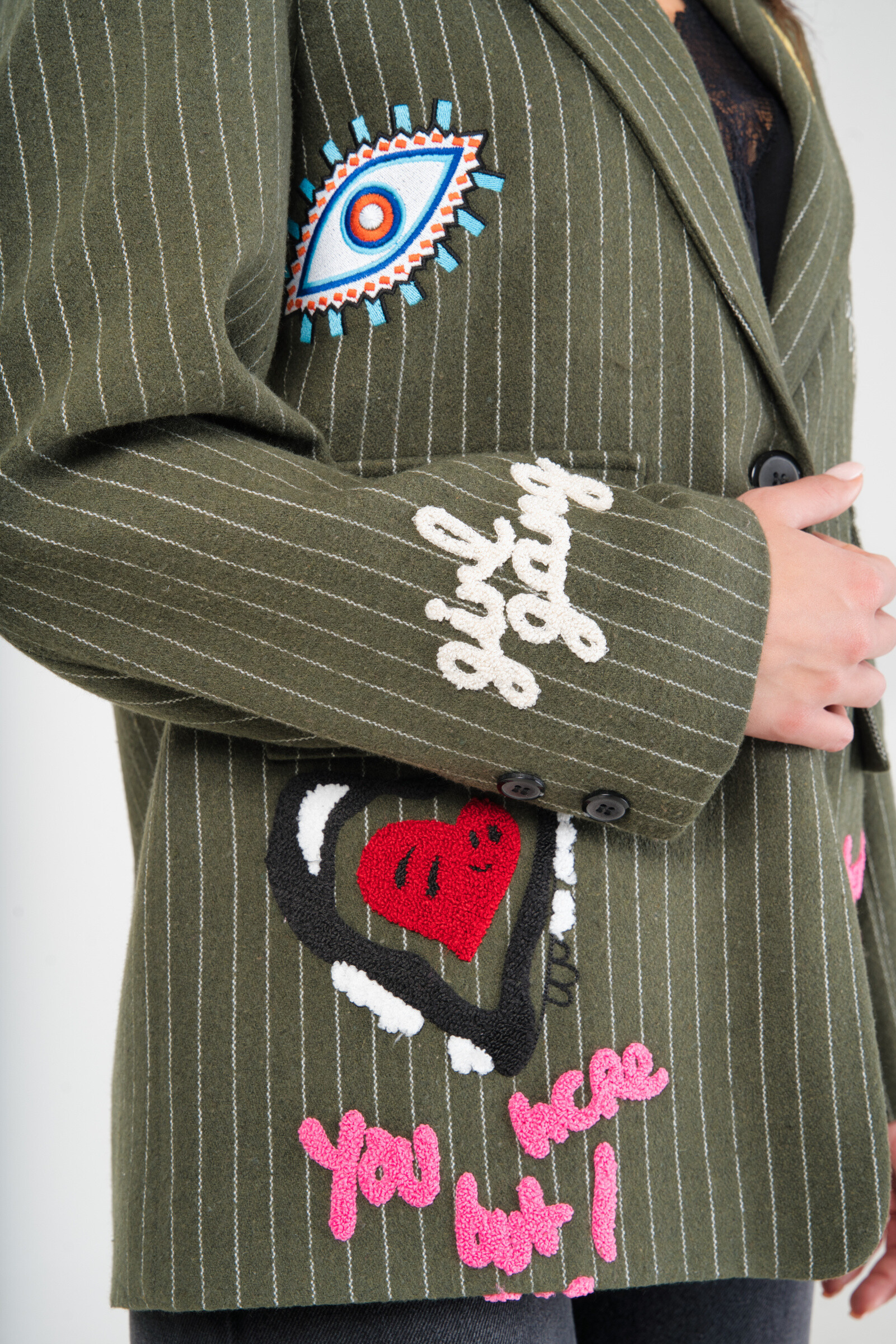 Blazer Jacke mit farbiger Stickerei und Patch! - kaki - 2 - Großformat