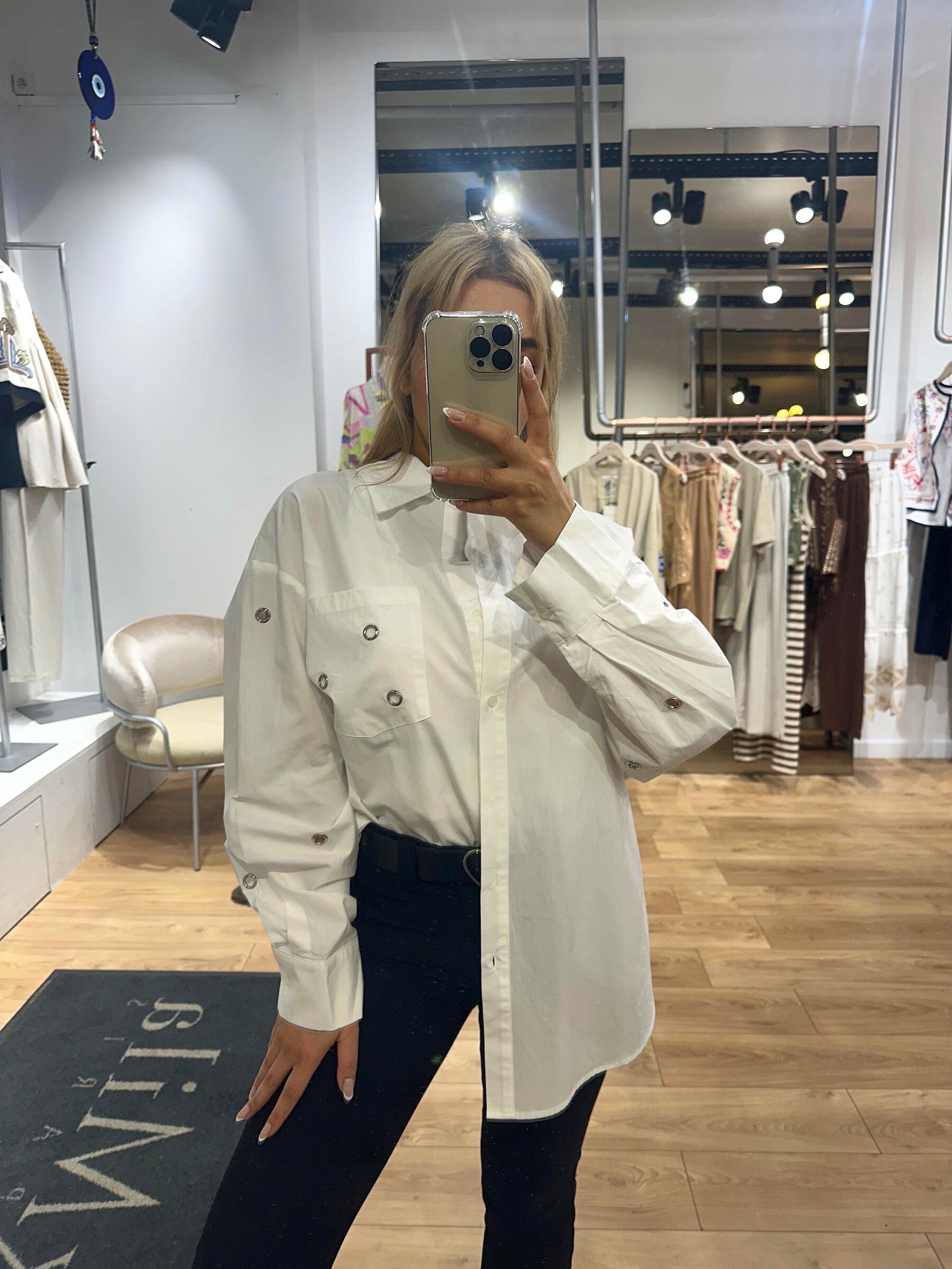 Wholesaler MAXMILA PARIS - White SOULAGE shirt with long sleeves