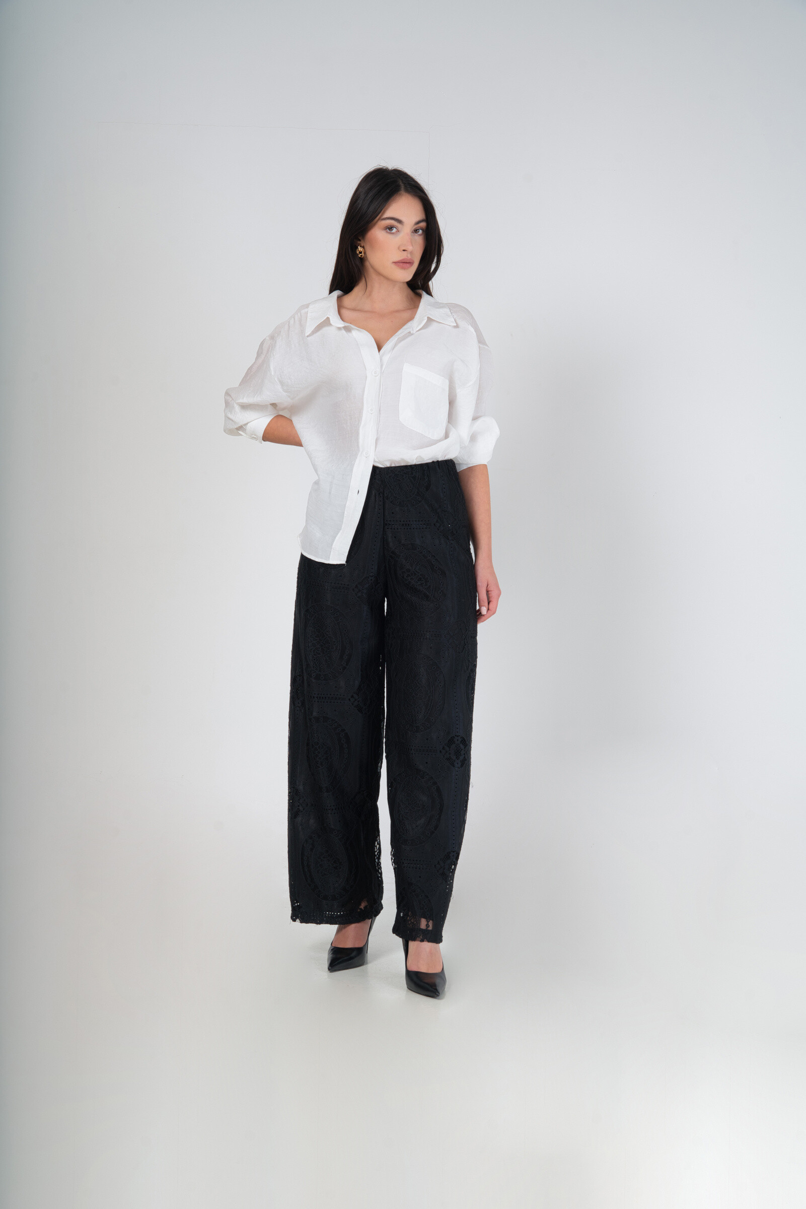 Wholesaler MAXMILA PARIS - Elegant cut lace pants