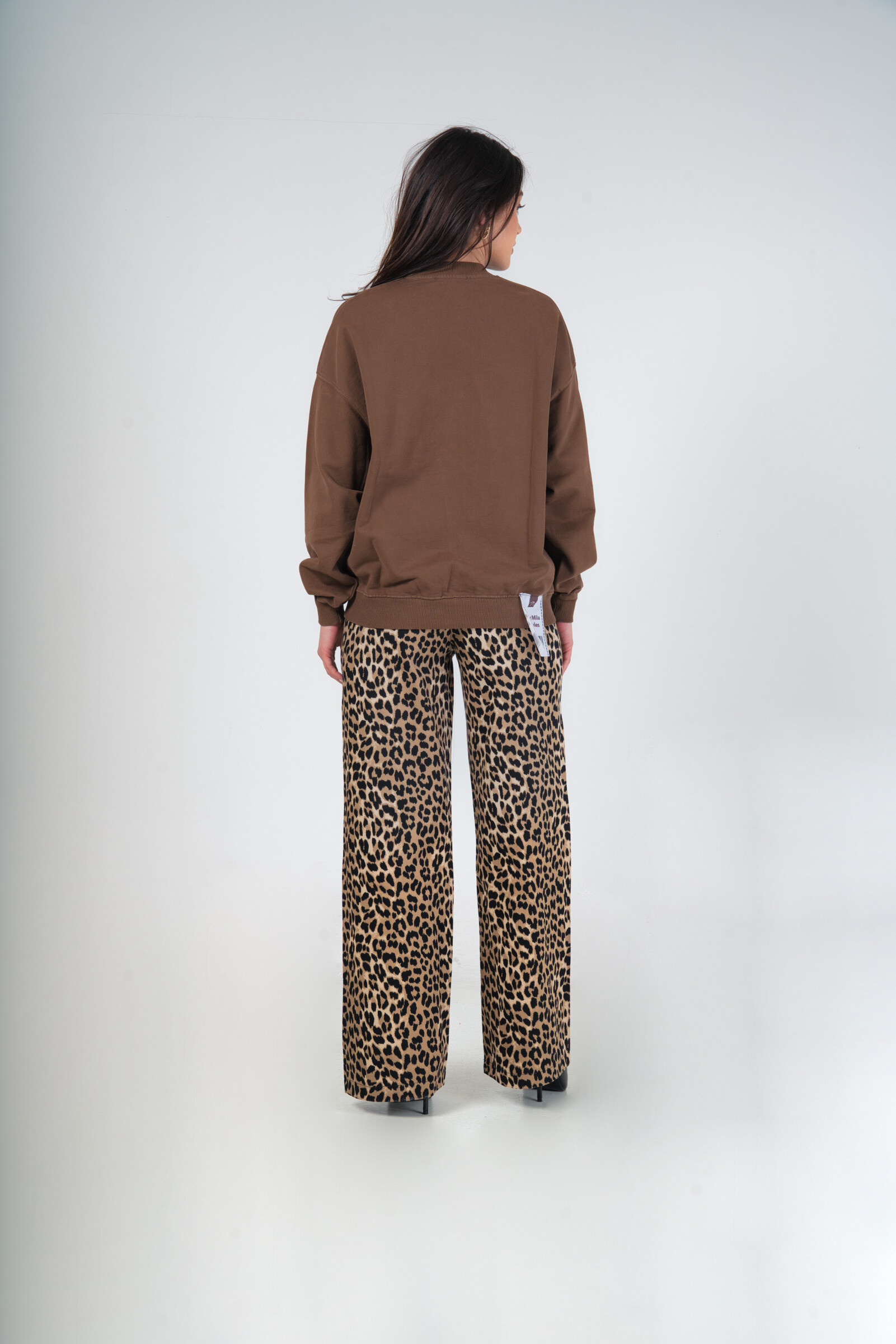 Übergroßes Langarm-Sweatshirt - Dunkelbraun - 2 - Großformat
