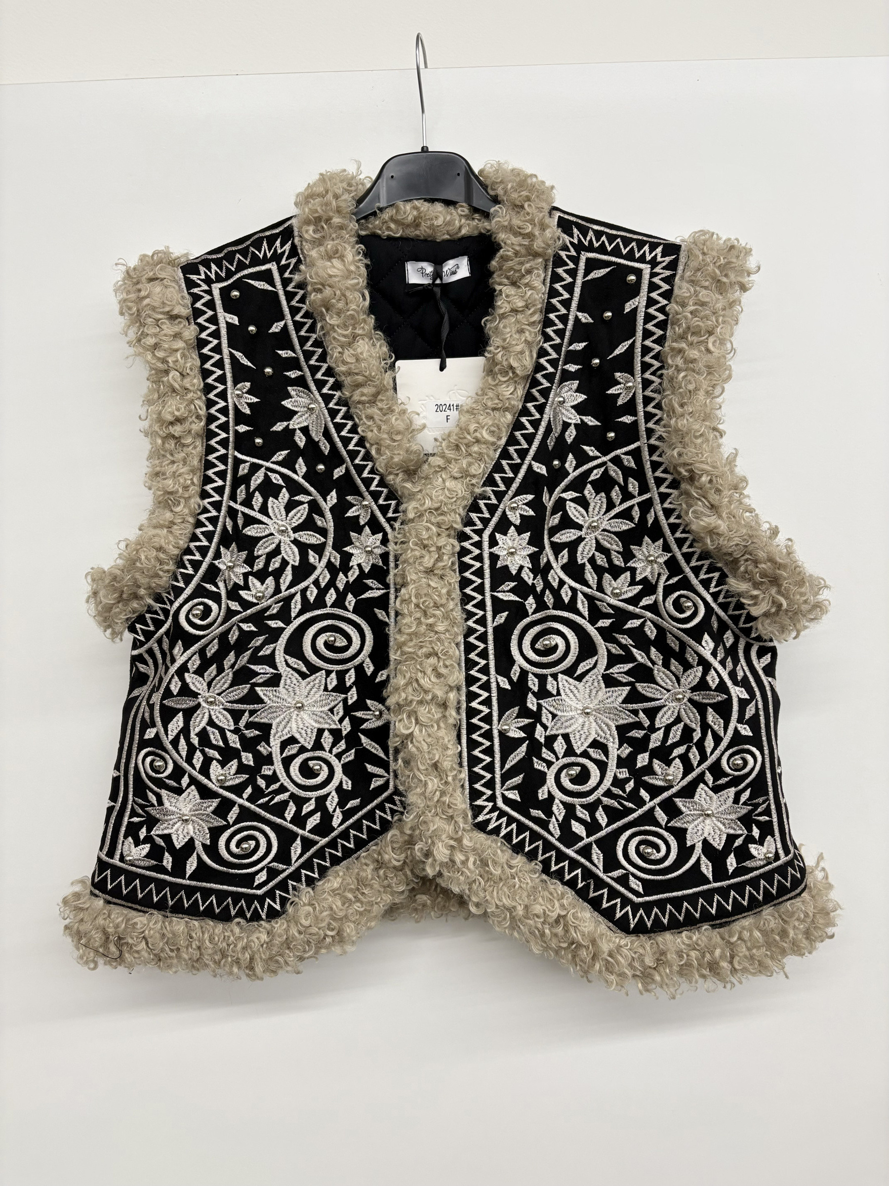 Grossiste MAY MODA - Gilet brodé