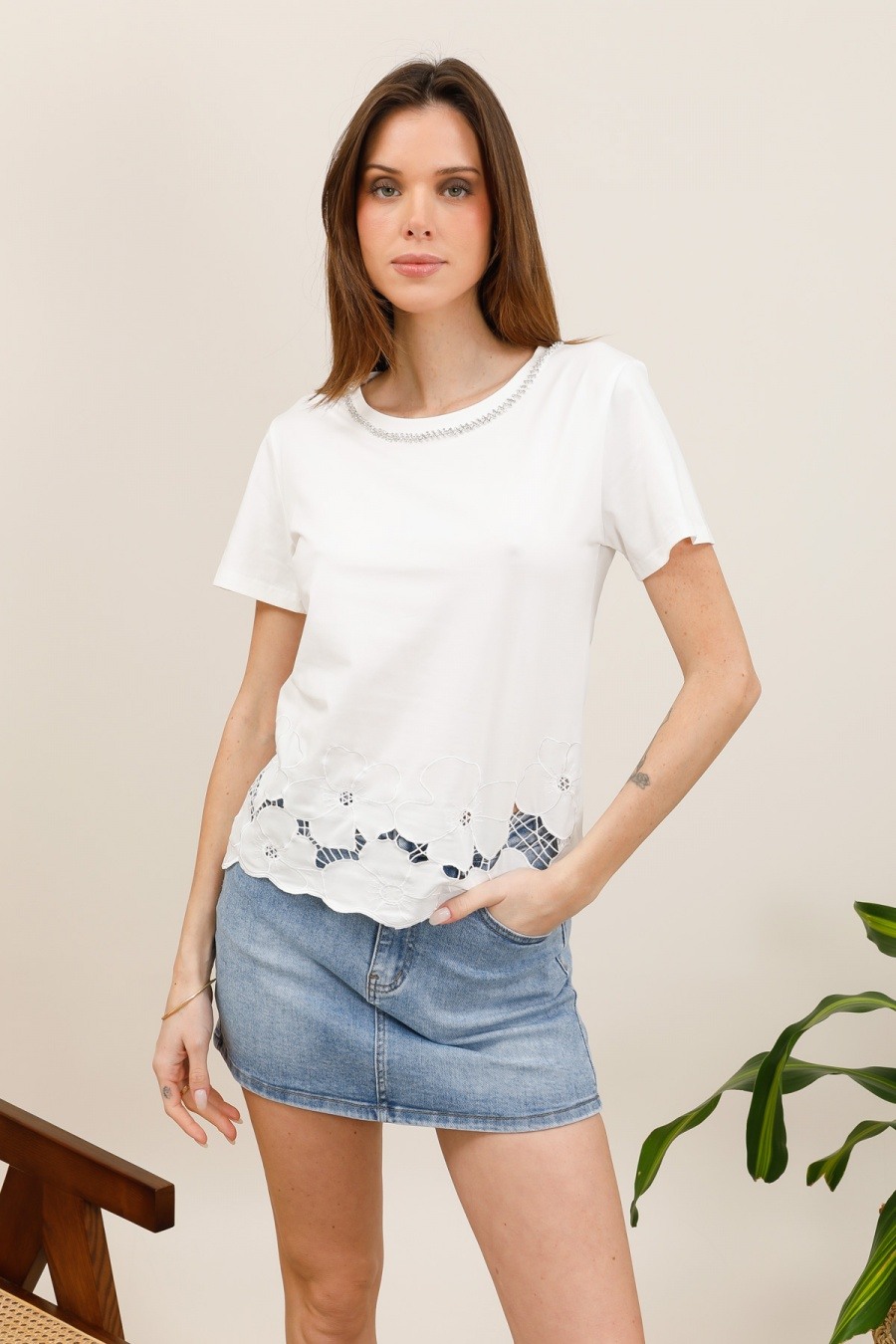 Wholesaler Melena Diffusion - T-SHIRT WITH RHINESTONE-EMBELLISHED NECKLINE