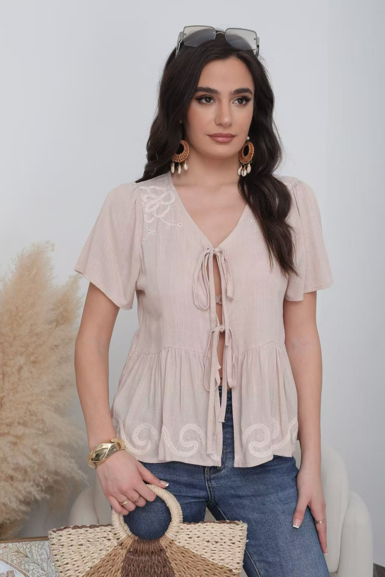 In Knoten bestickter Bluse - Image 5
