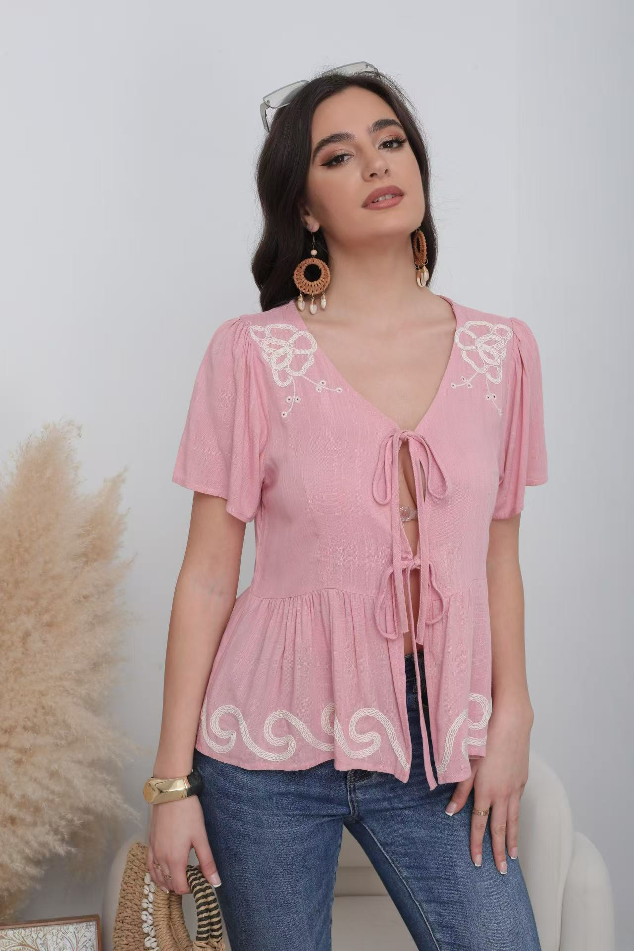In Knoten bestickter Bluse - Image 9