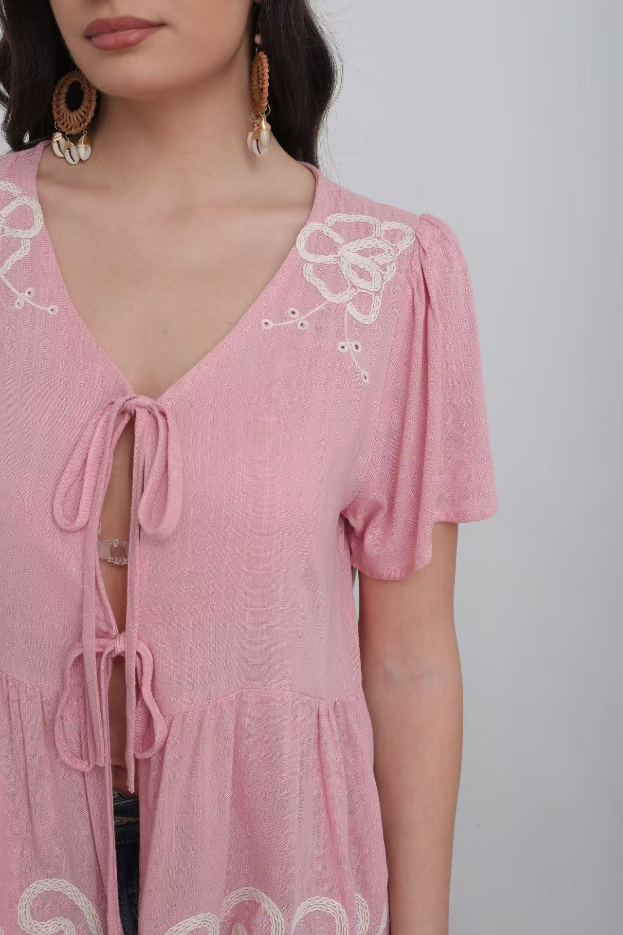 In Knoten bestickter Bluse - Image 11
