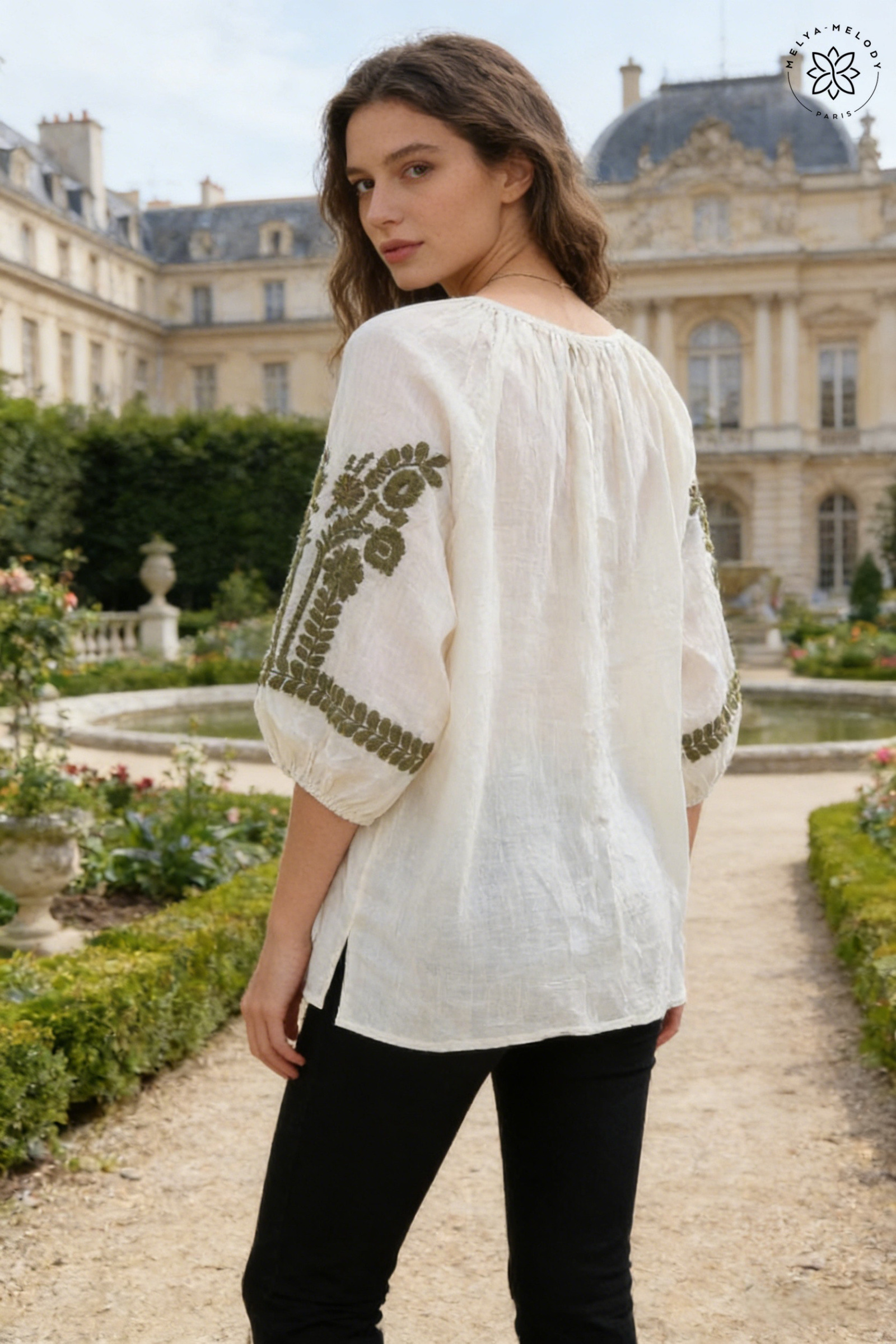 Fließende bestickte Bluse mit 3/4-Ärmeln - Image 8