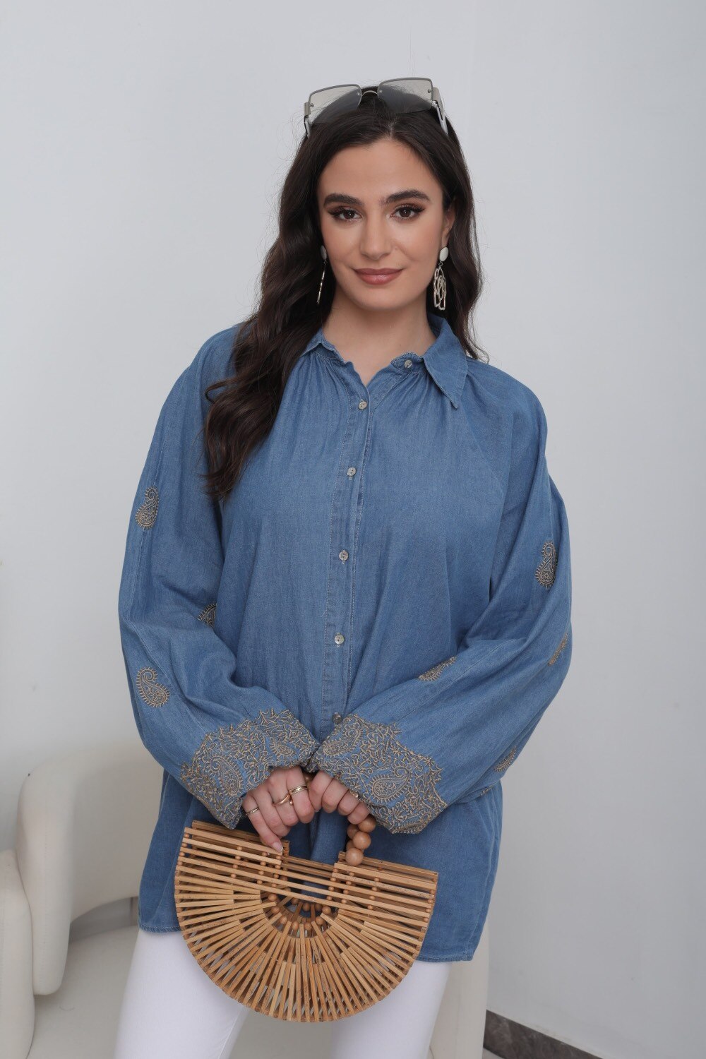 Bestickte Jeansbluse - Image 3