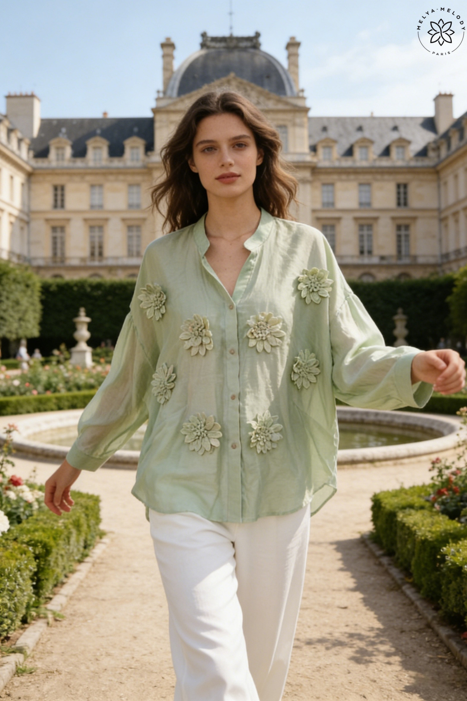 Flowy floral blouse - Image 1