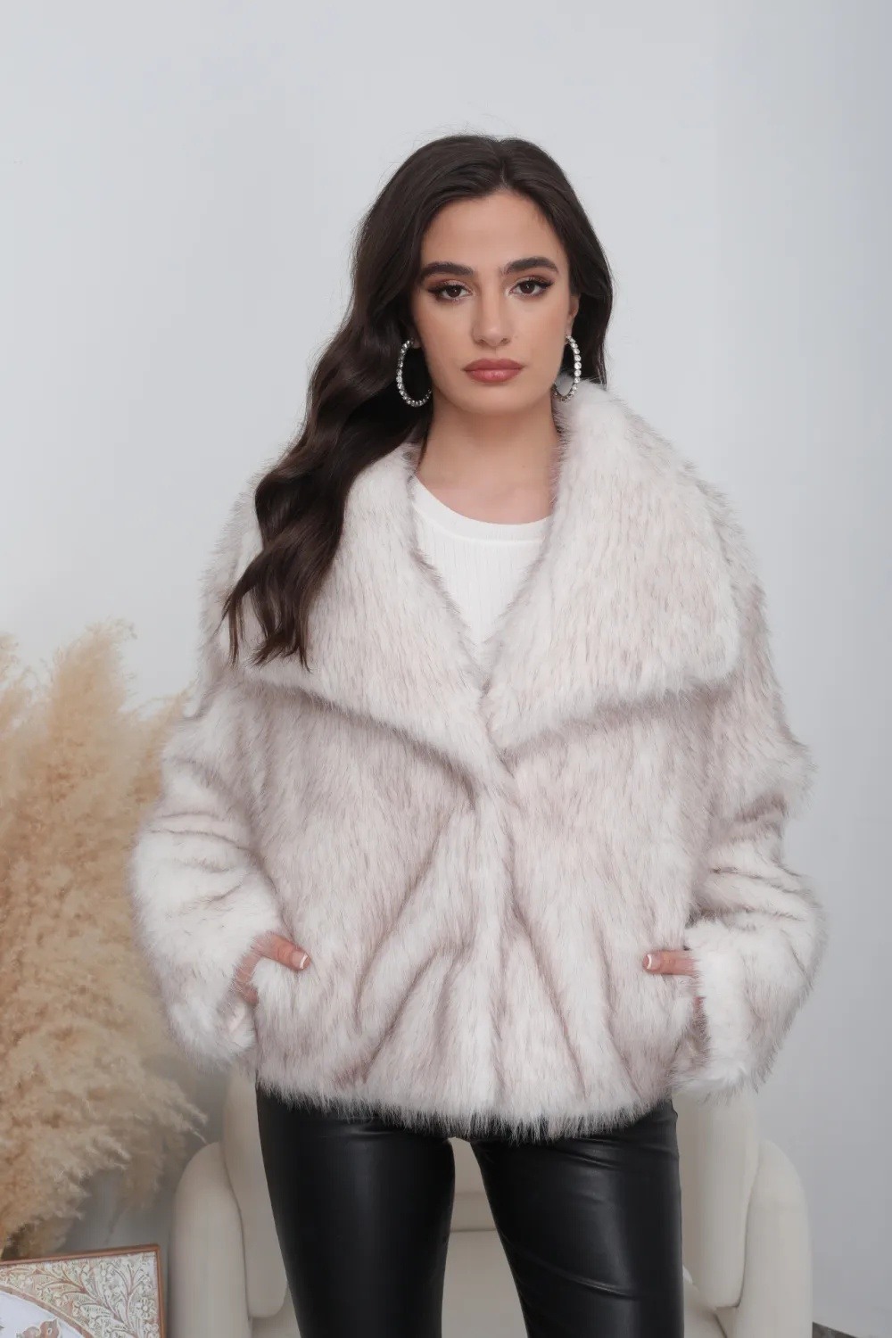 Zweifarbige Leopardenfelljacke - Image 15
