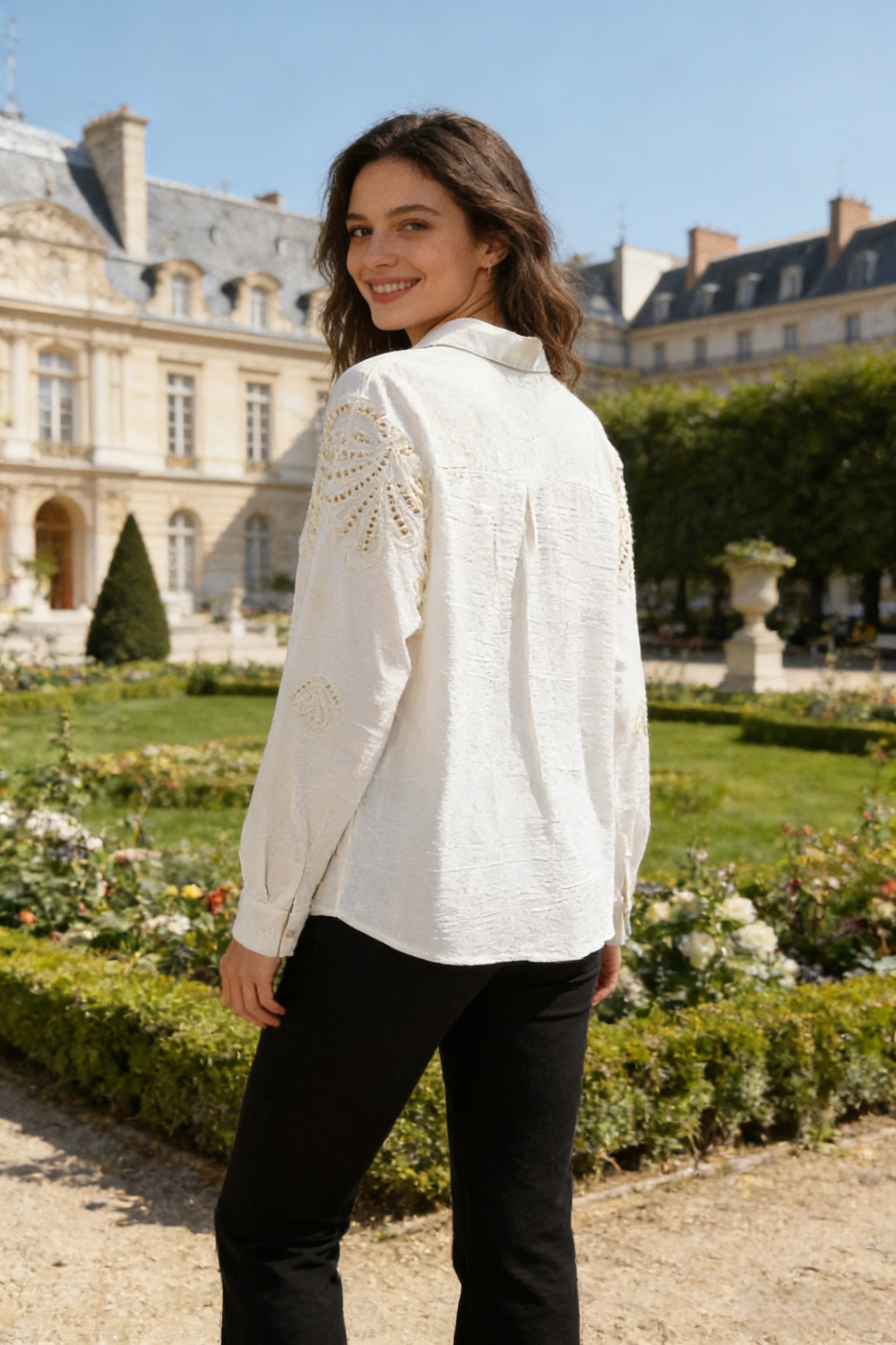Chemise en broderie - Image 6