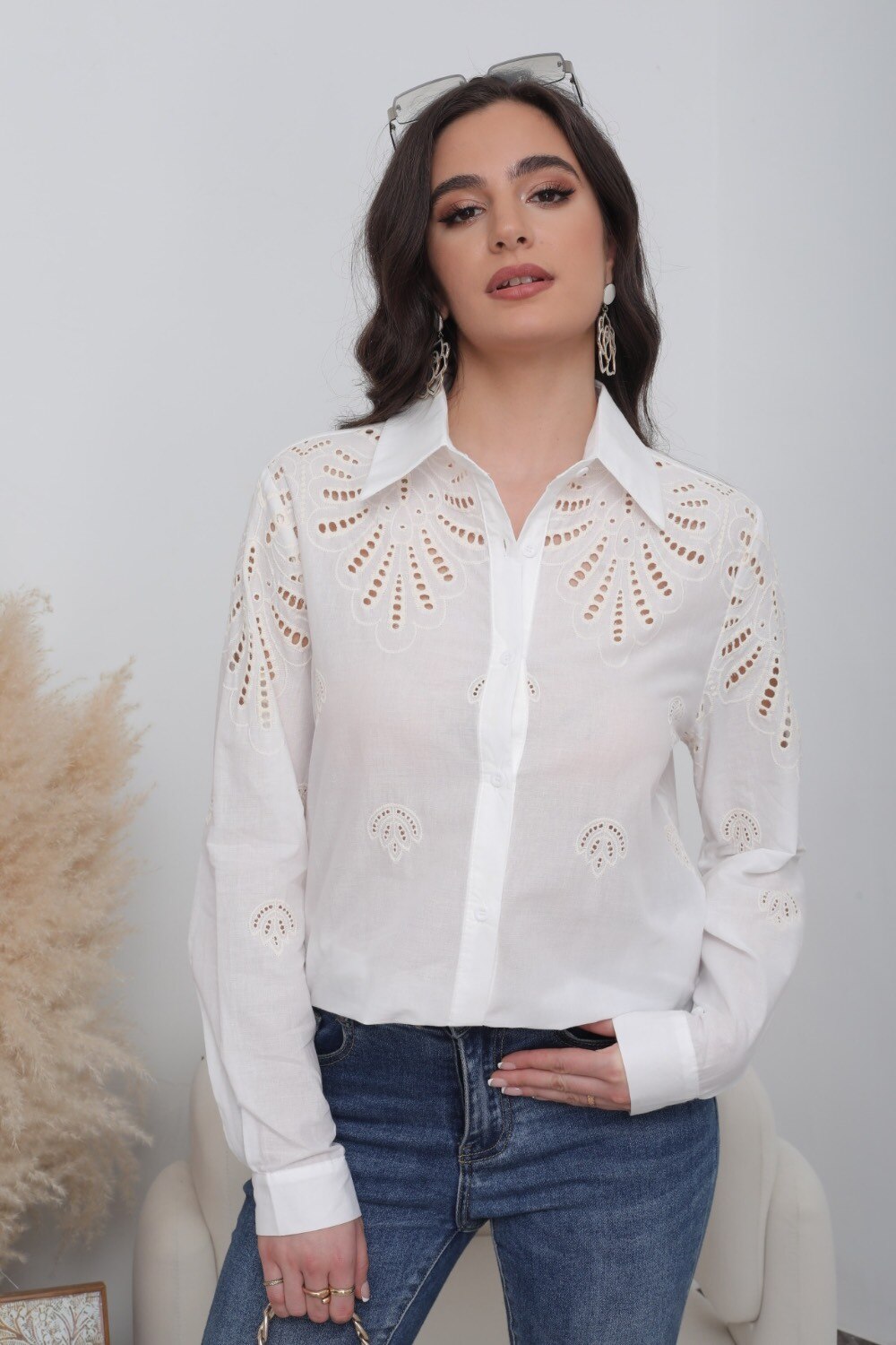 Shirt with floral embroidery - Image 3