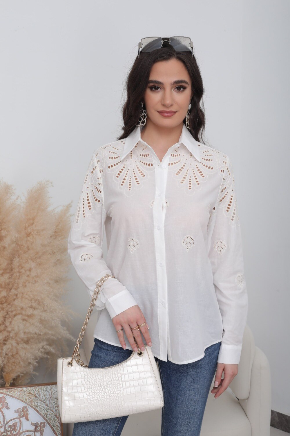 Shirt with floral embroidery - Image 10