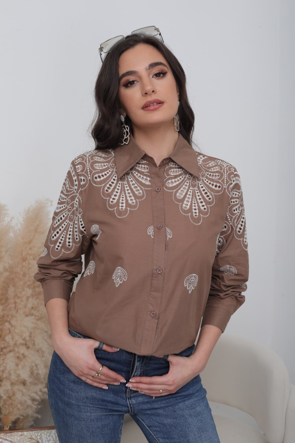 Shirt with floral embroidery - Image 12