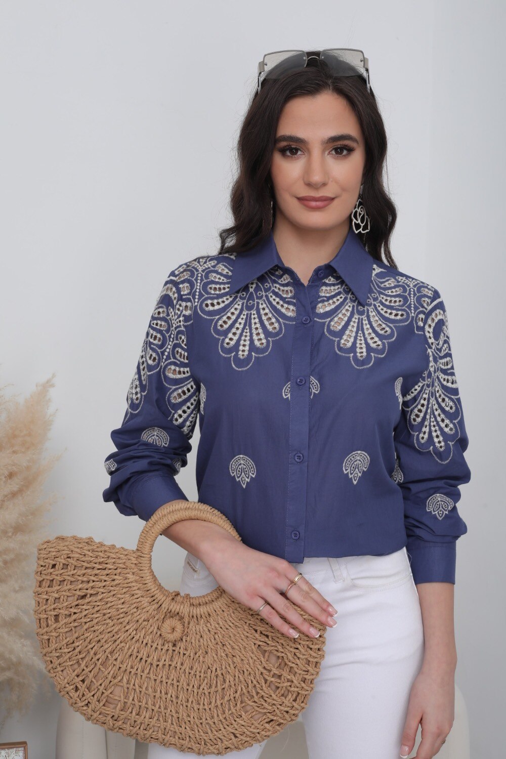 Shirt with floral embroidery - Image 4
