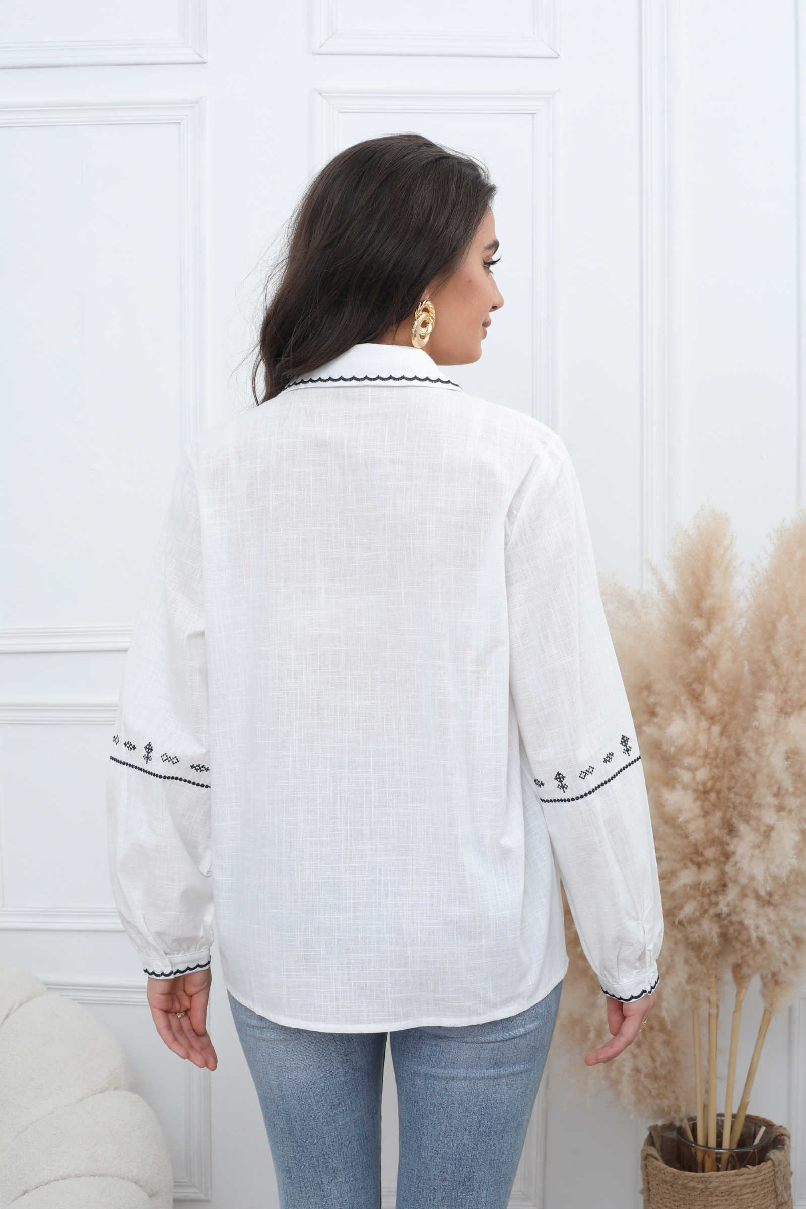 Embroidered shirt - Image 4