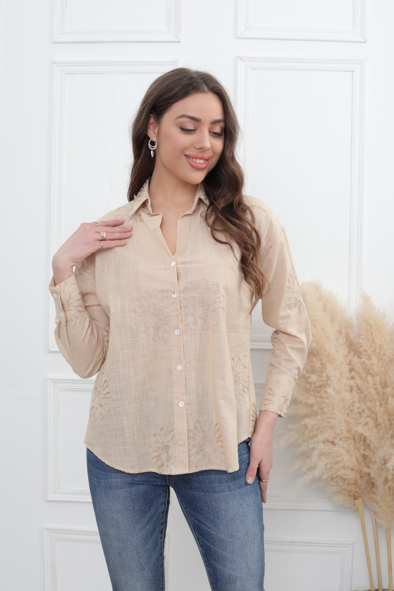 Embroidered shirt - Image 6