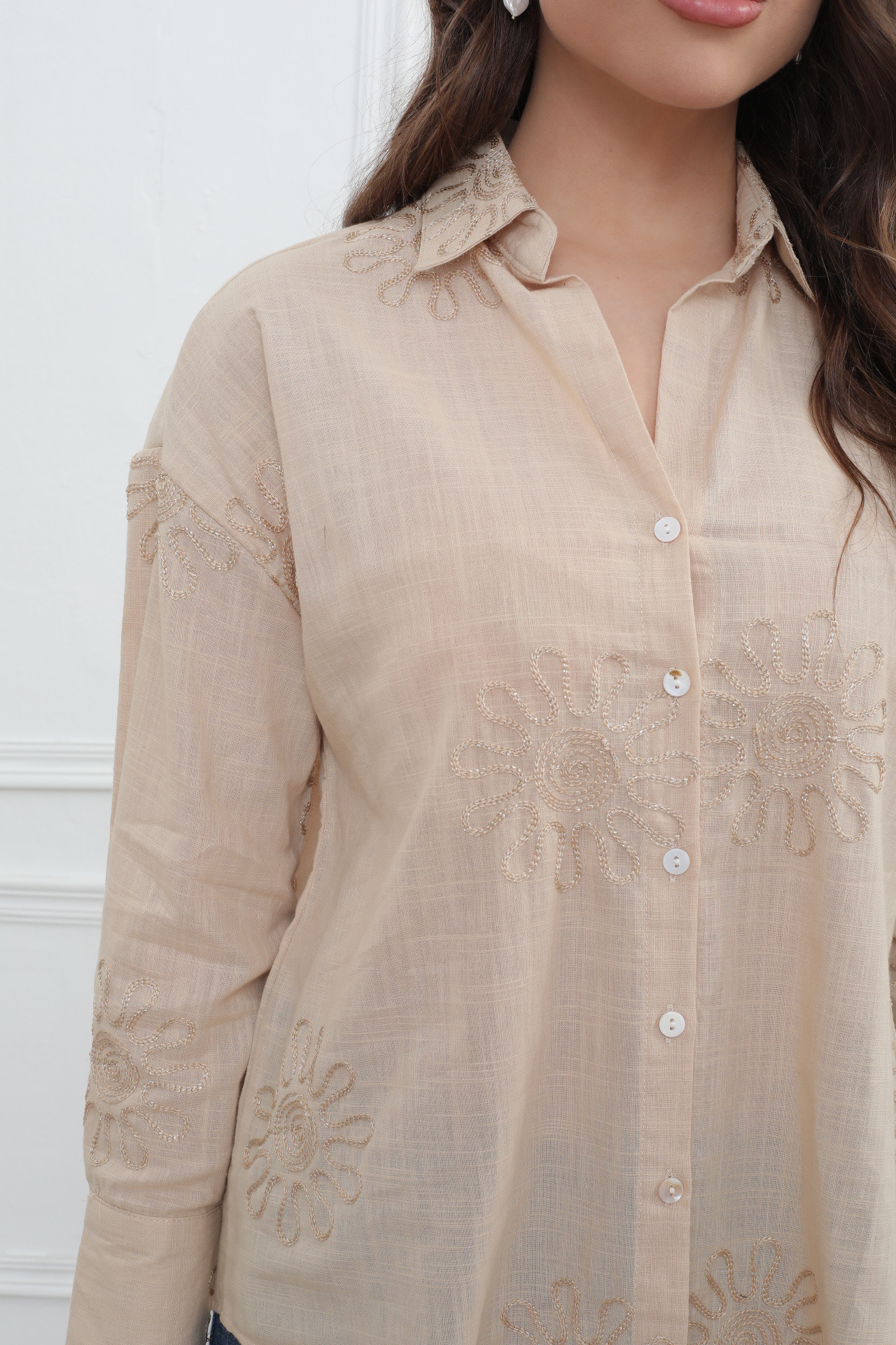 Embroidered shirt - Image 8