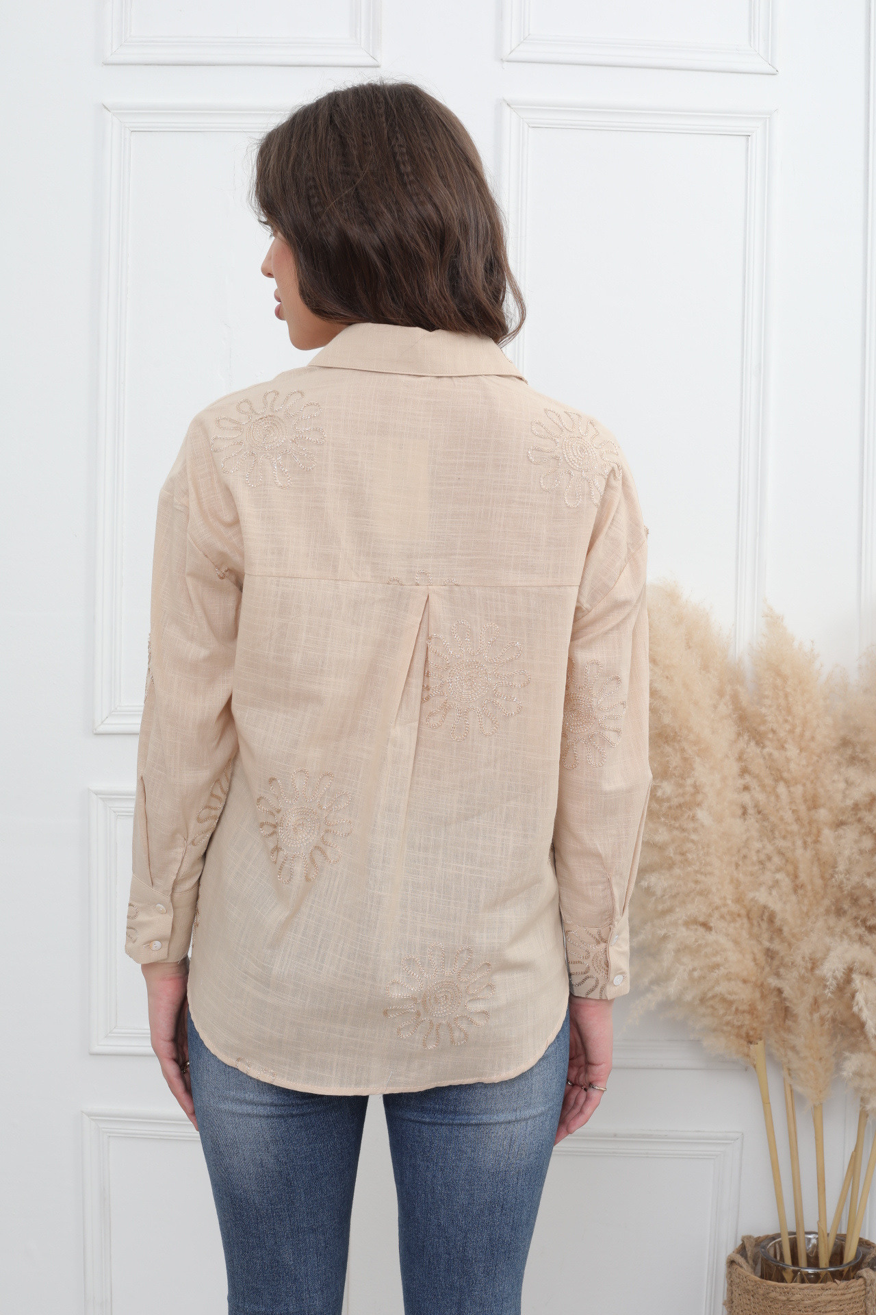 Embroidered shirt - Image 10